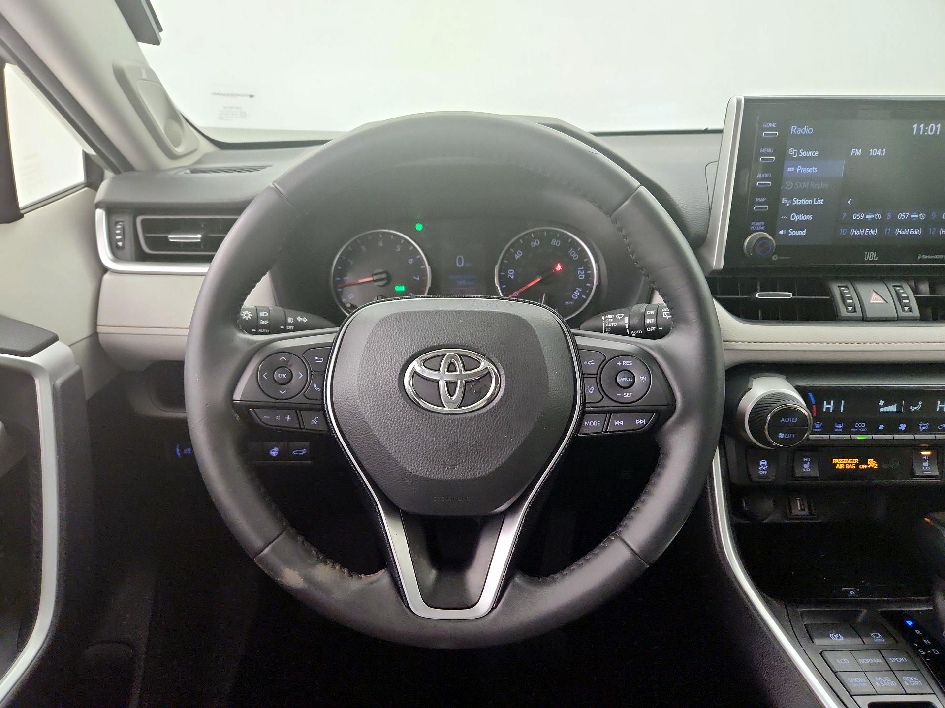 Thumbnail: 2021 Toyota RAV4 - 10