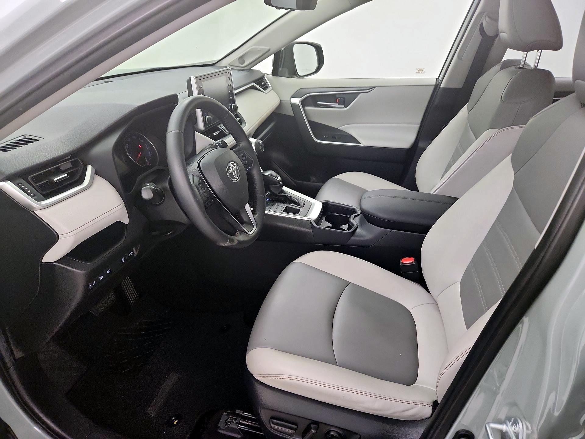 Thumbnail: 2021 Toyota RAV4 - 11