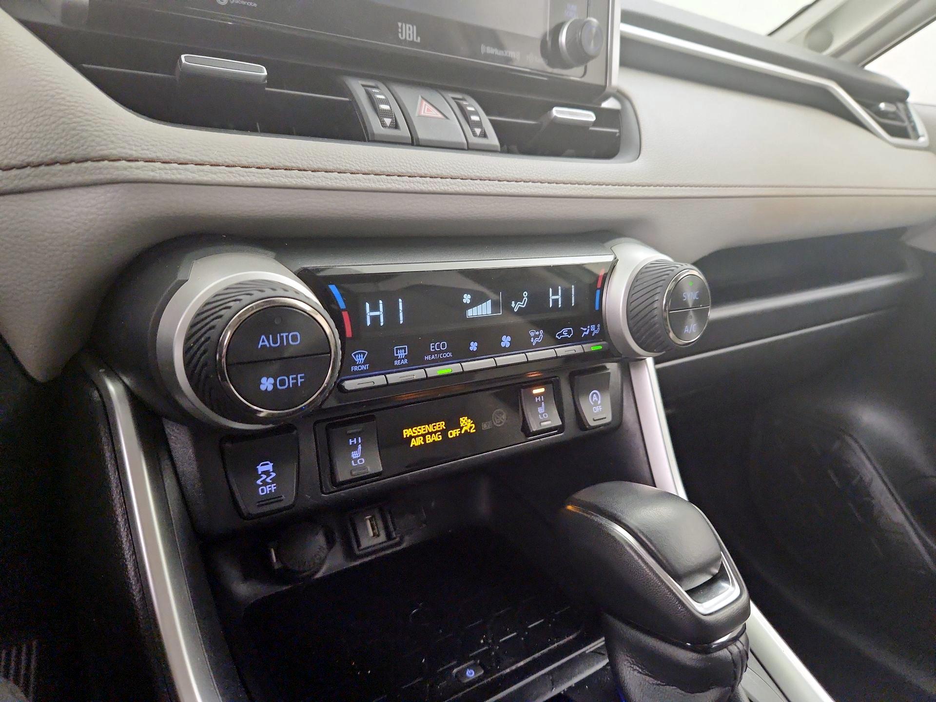 Thumbnail: 2021 Toyota RAV4 - 16