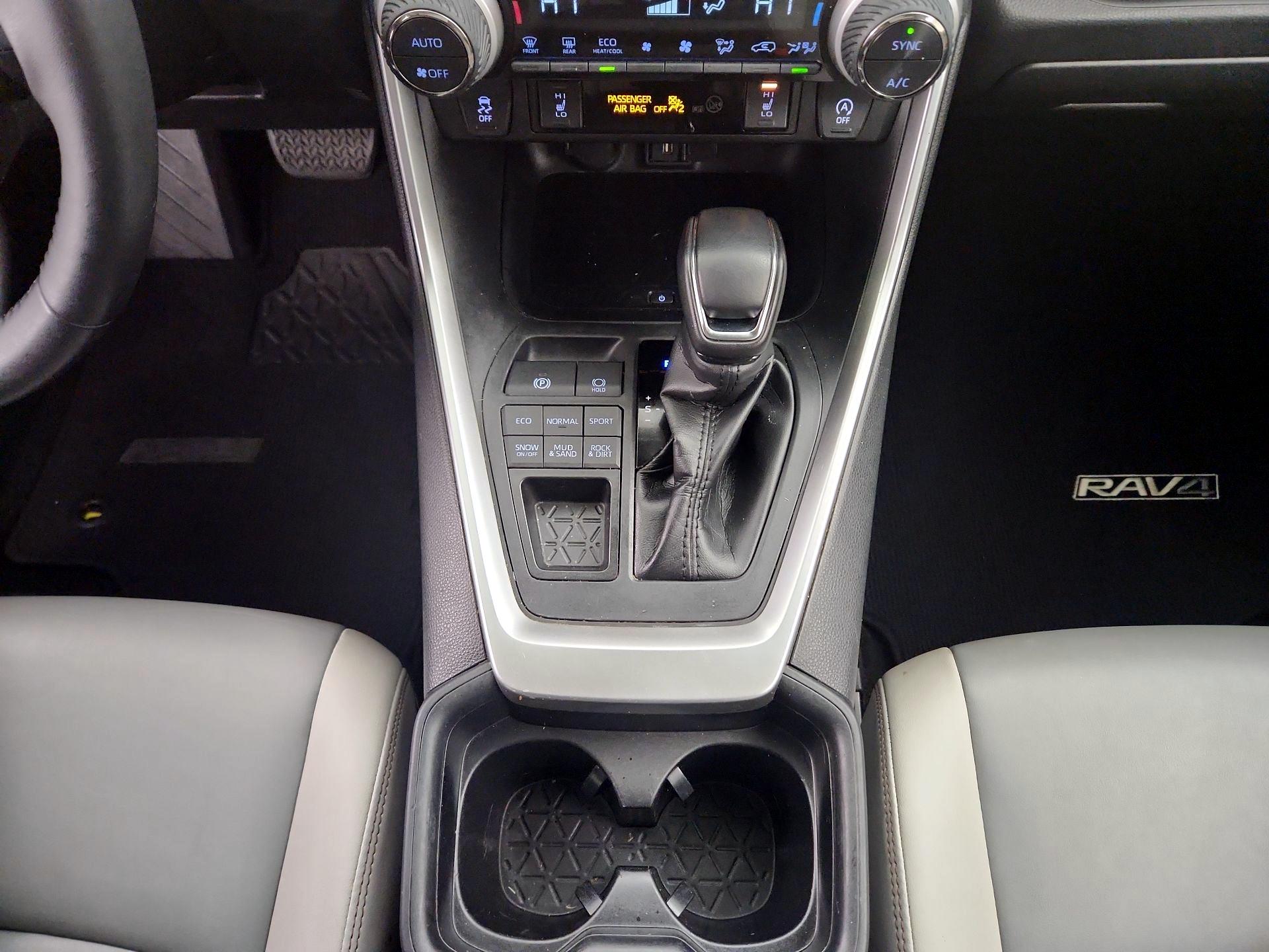 Thumbnail: 2021 Toyota RAV4 - 17