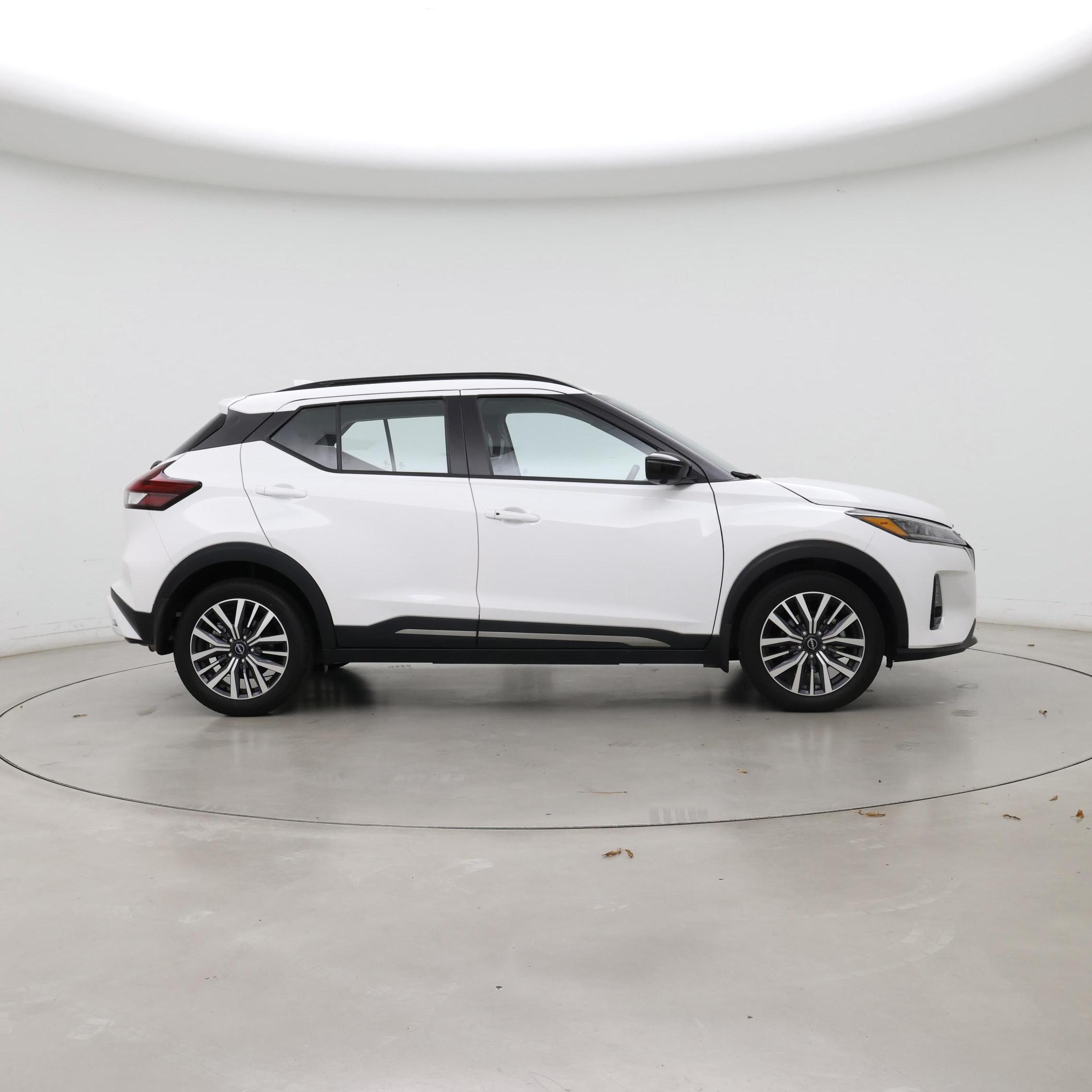 Thumbnail: 2023 Nissan Kicks - 7