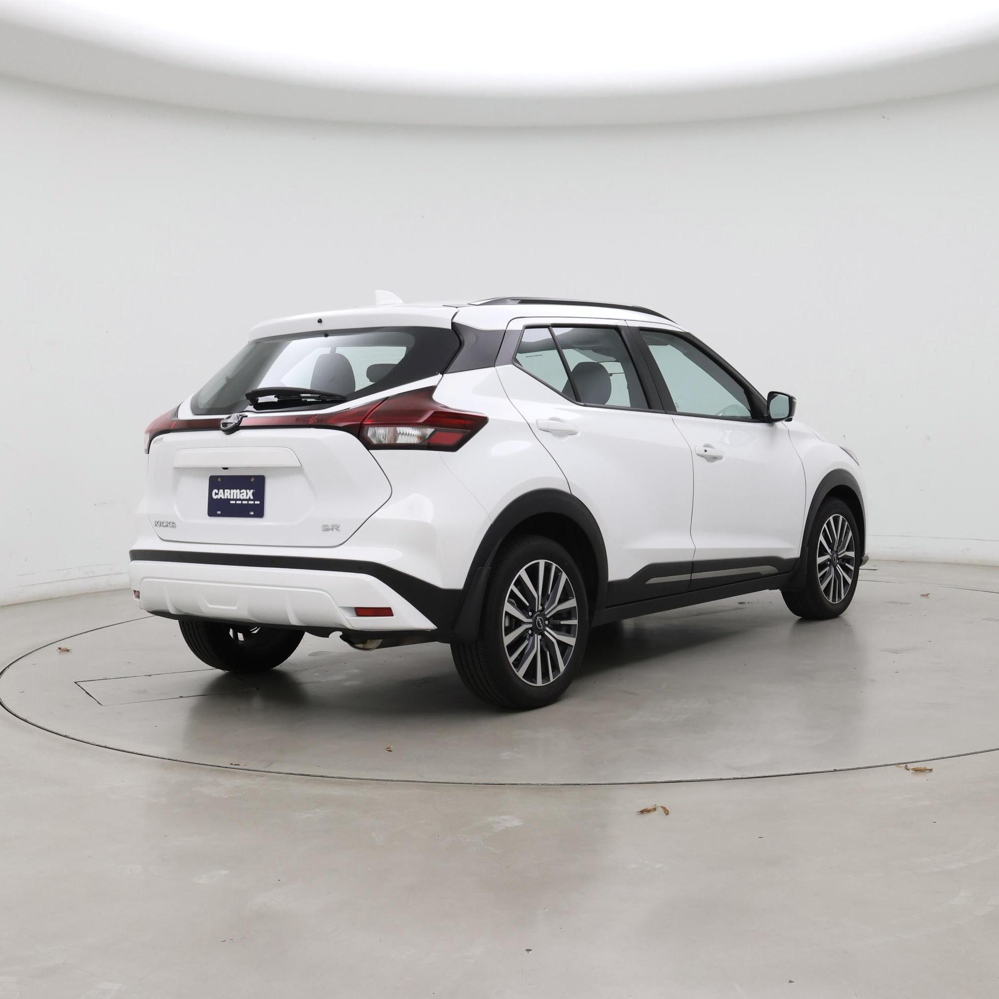 Thumbnail: 2023 Nissan Kicks - 8