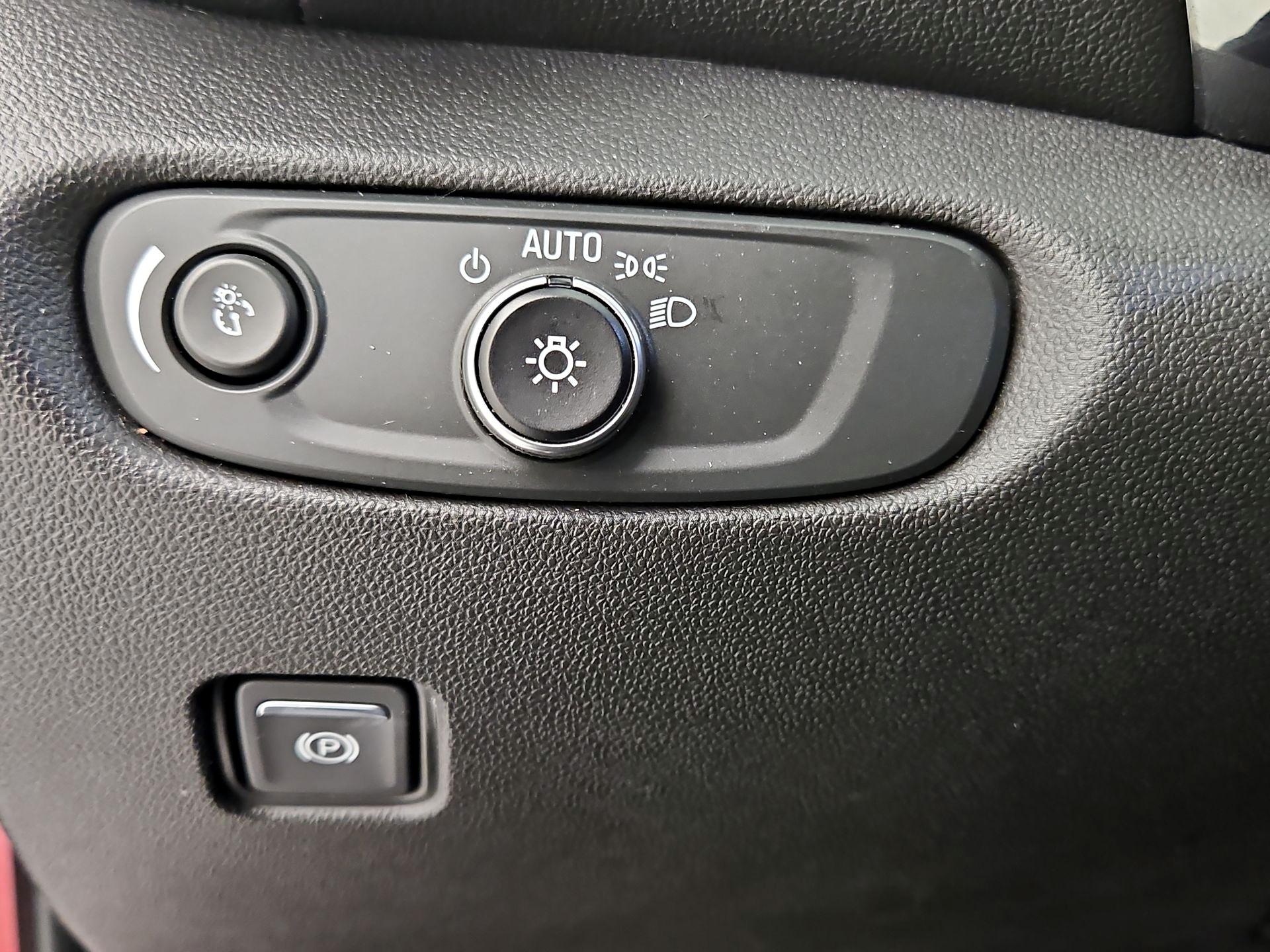 Thumbnail: 2020 Chevrolet Blazer - 13