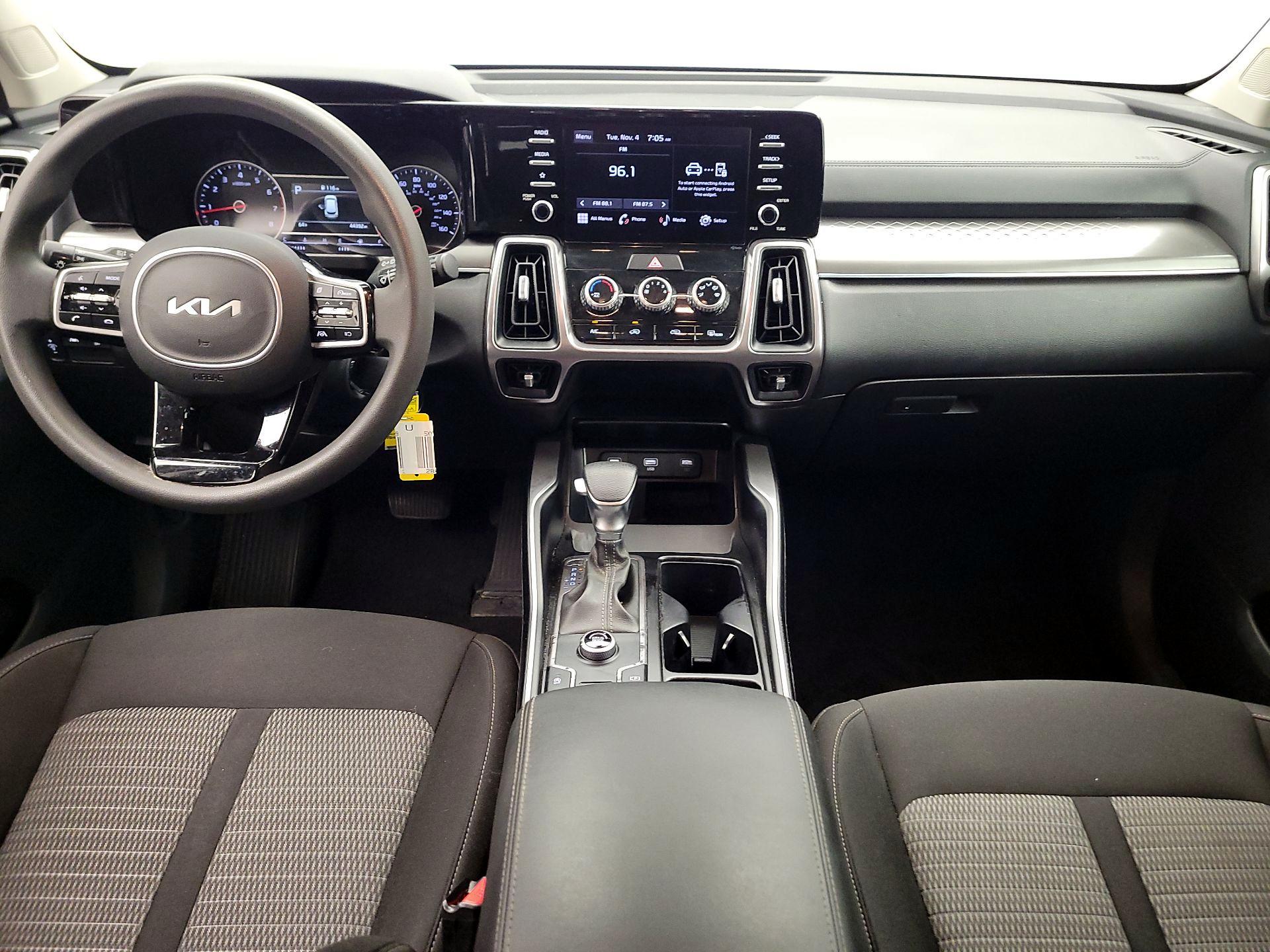 Thumbnail: 2023 Kia Sorento - 9