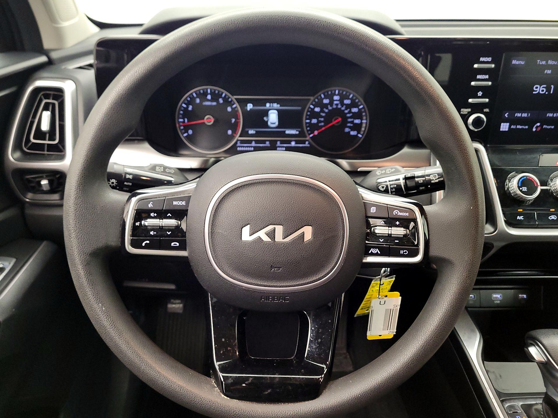 Thumbnail: 2023 Kia Sorento - 10