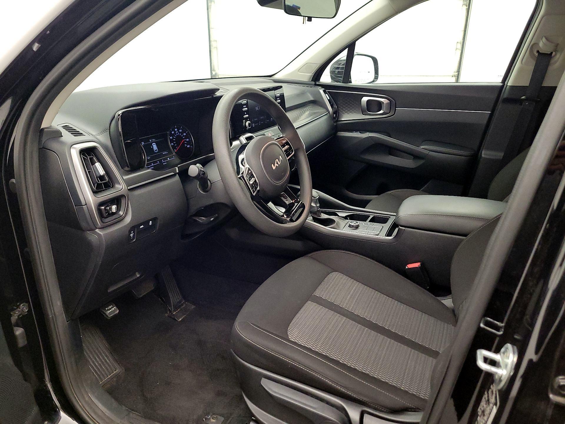 Thumbnail: 2023 Kia Sorento - 11