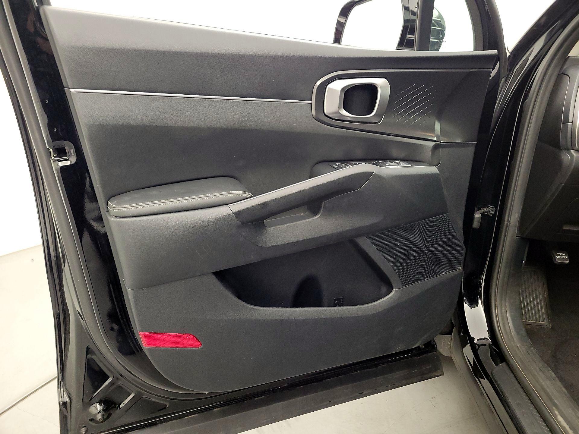 Thumbnail: 2023 Kia Sorento - 12