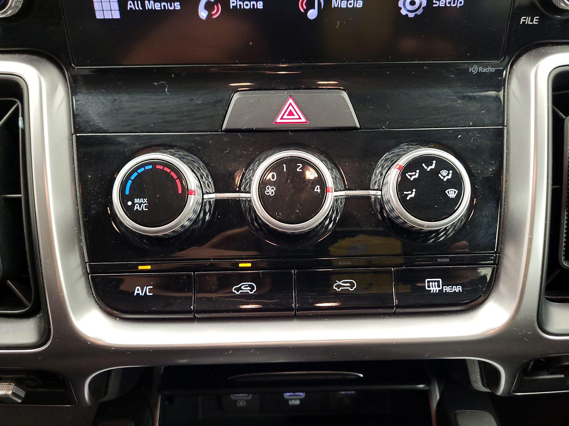 Thumbnail: 2023 Kia Sorento - 14