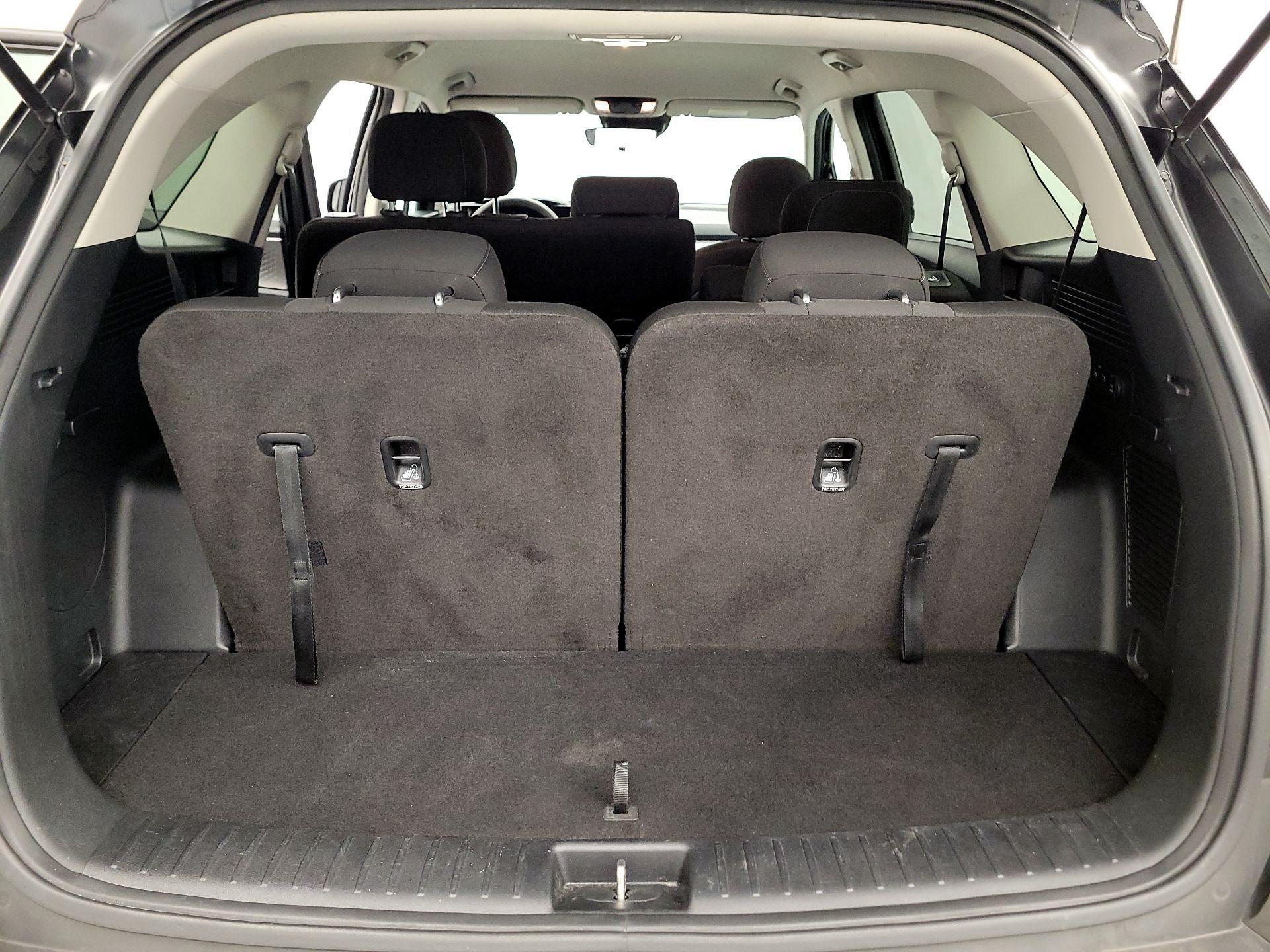 Thumbnail: 2023 Kia Sorento - 16