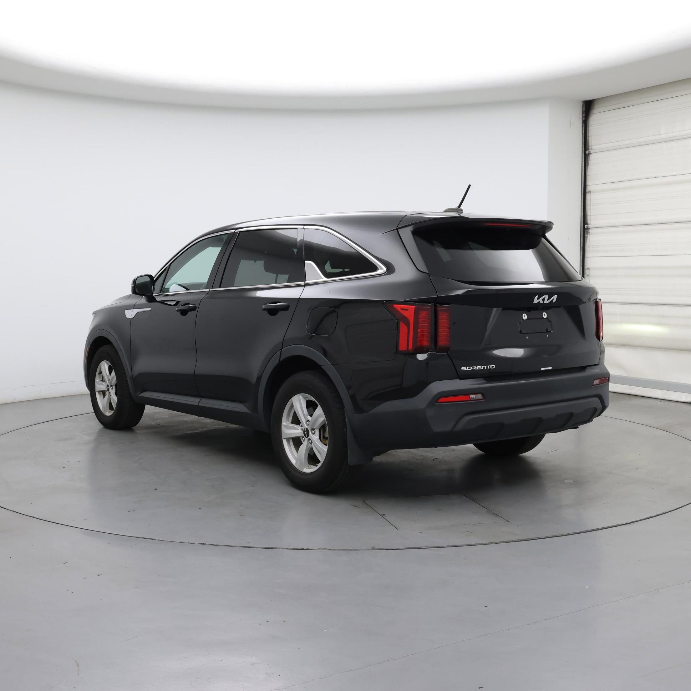 Thumbnail: 2023 Kia Sorento - 2