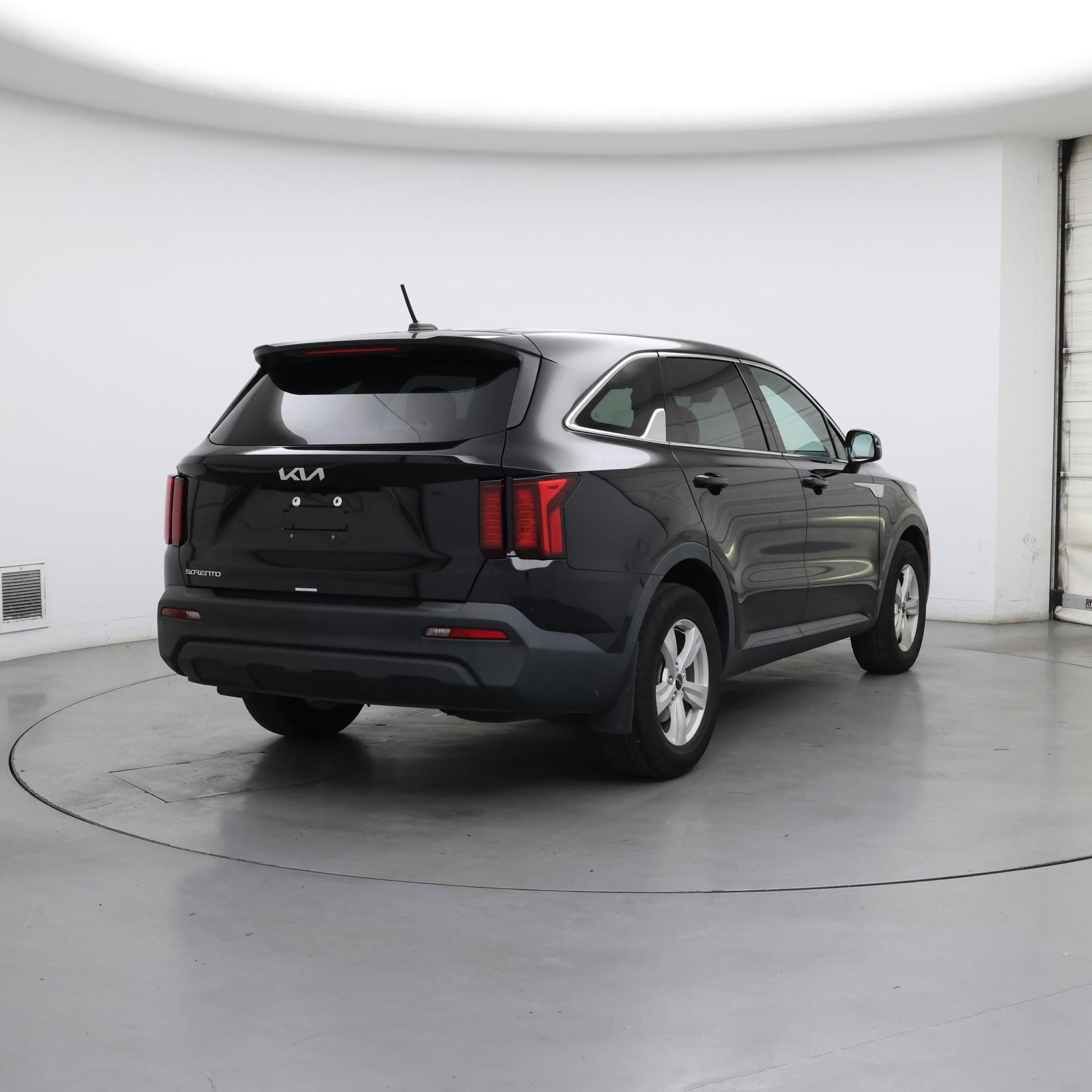 Thumbnail: 2023 Kia Sorento - 8