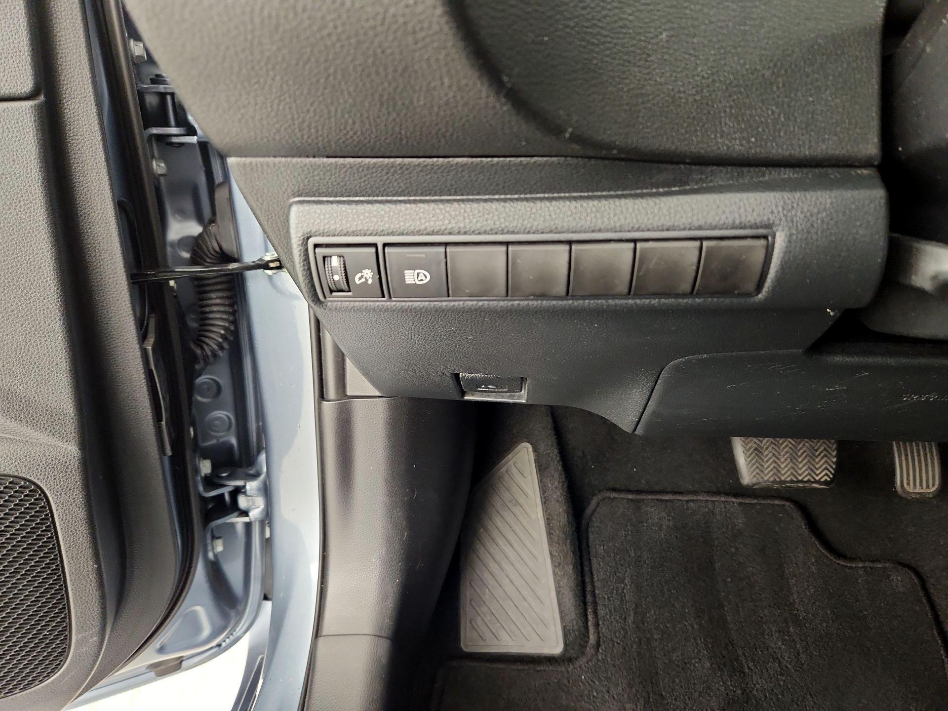 Thumbnail: 2020 Toyota Corolla - 13