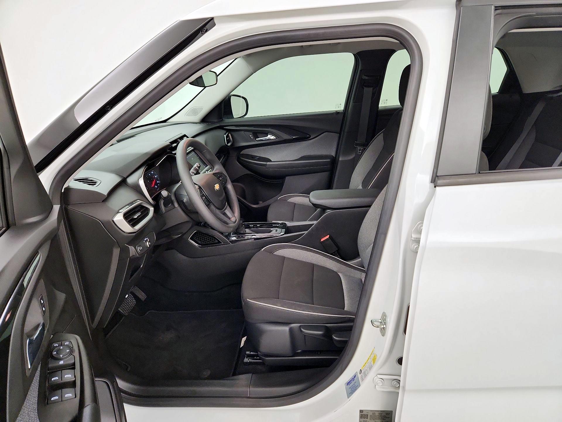 Thumbnail: 2023 Chevrolet TrailBlazer - 11