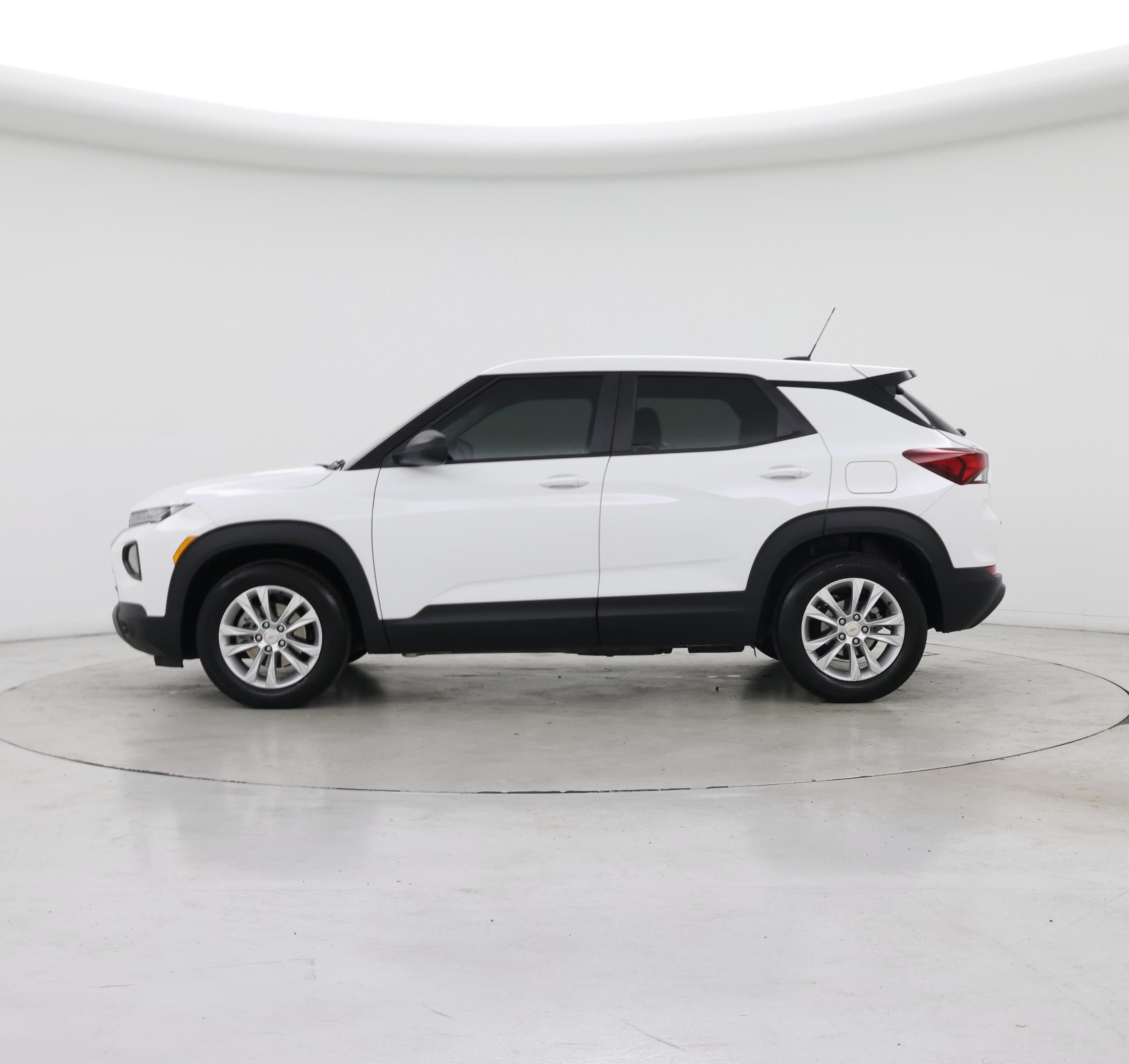 Thumbnail: 2023 Chevrolet TrailBlazer - 3