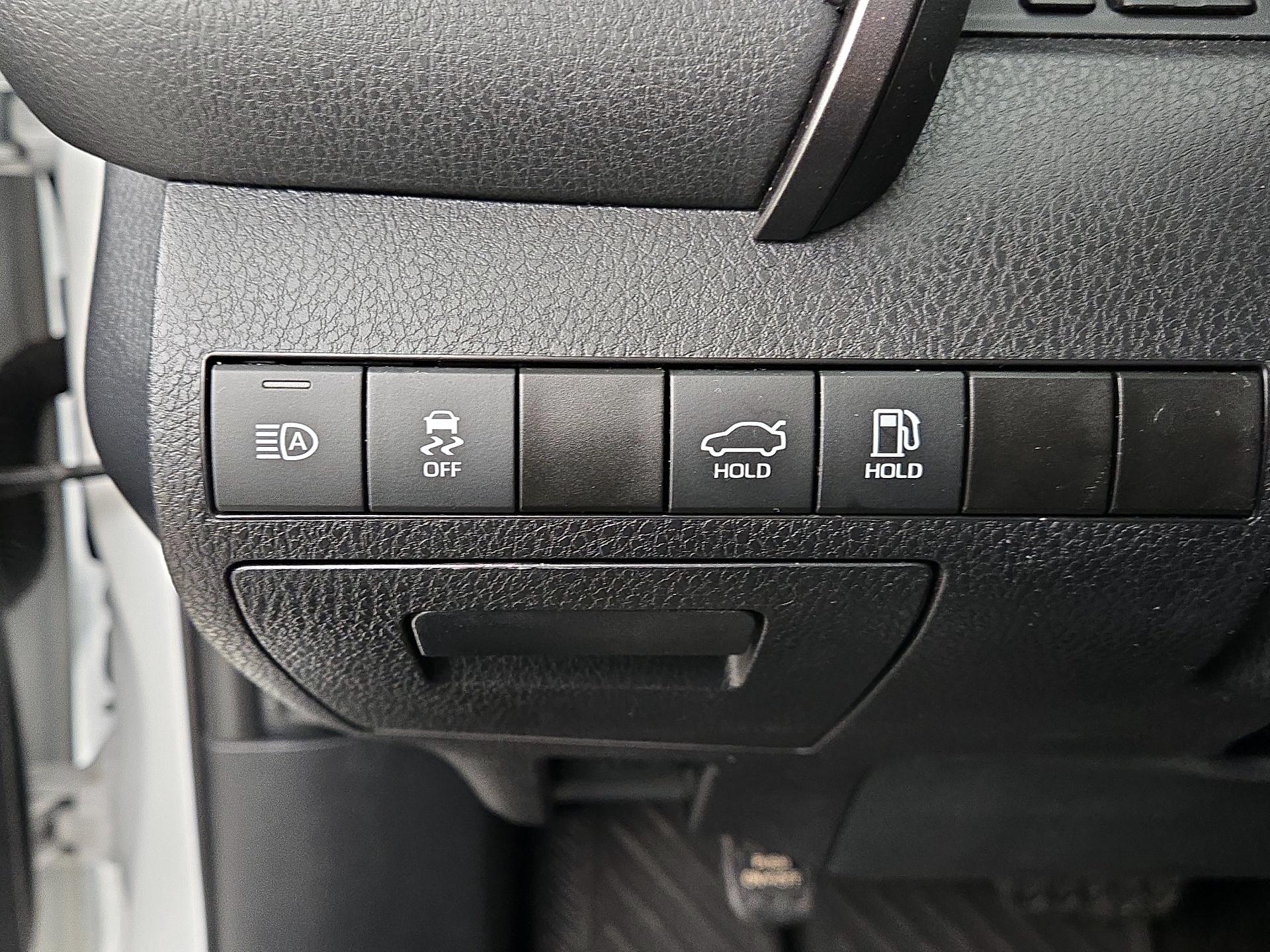 Thumbnail: 2022 Toyota Camry - 13