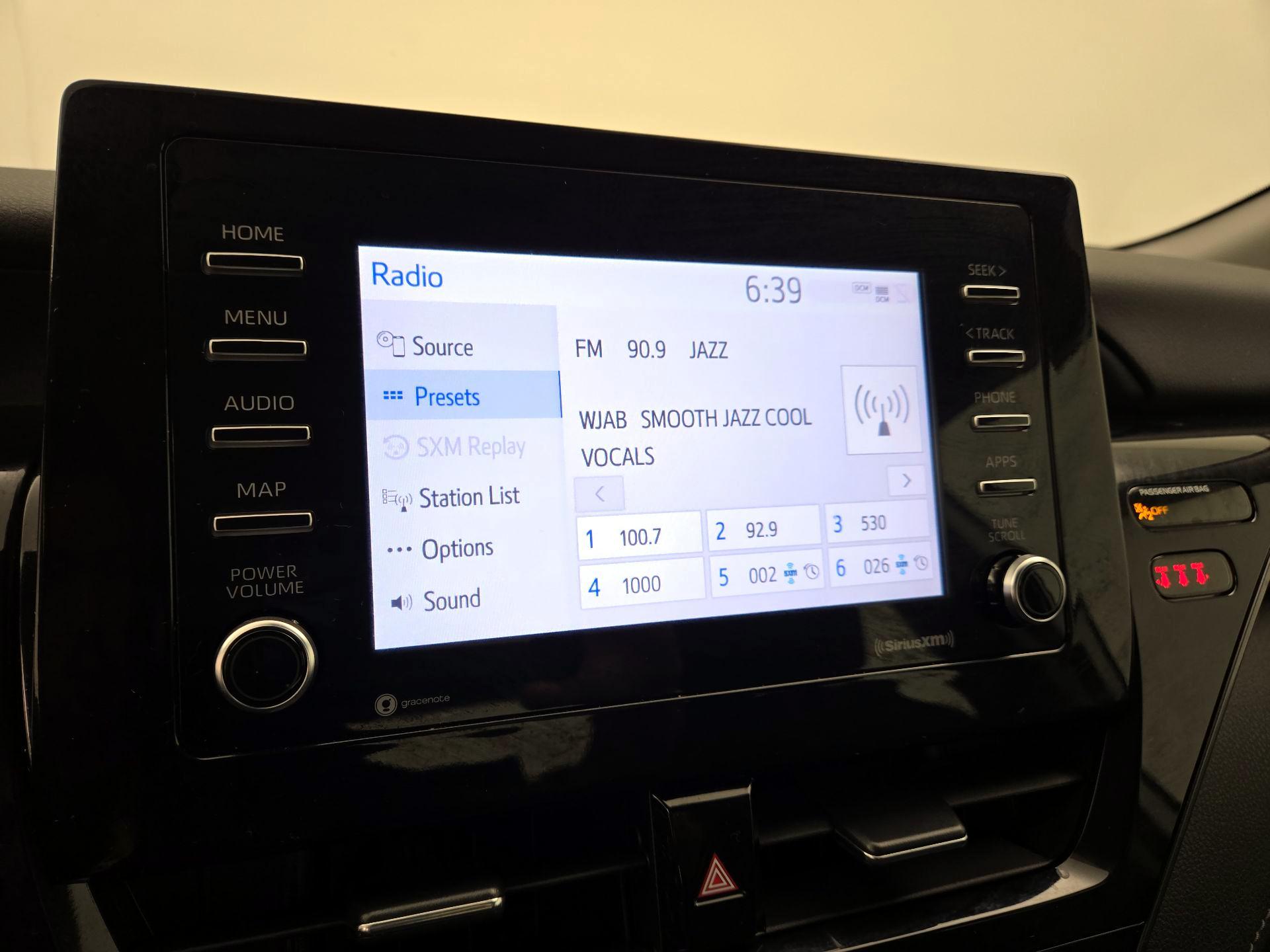 Thumbnail: 2022 Toyota Camry - 15