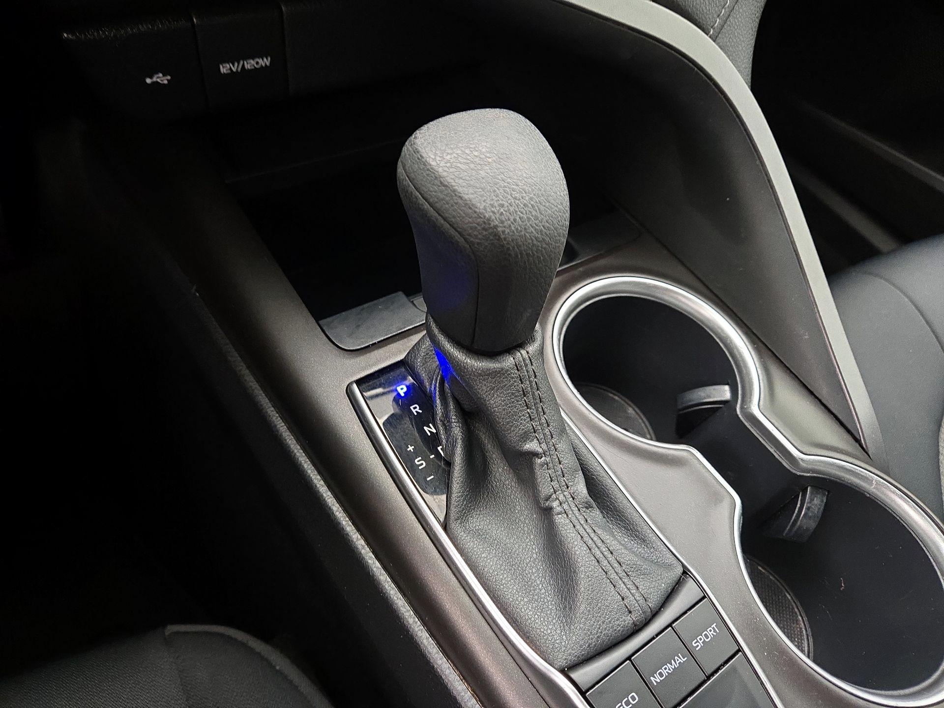 Thumbnail: 2022 Toyota Camry - 17