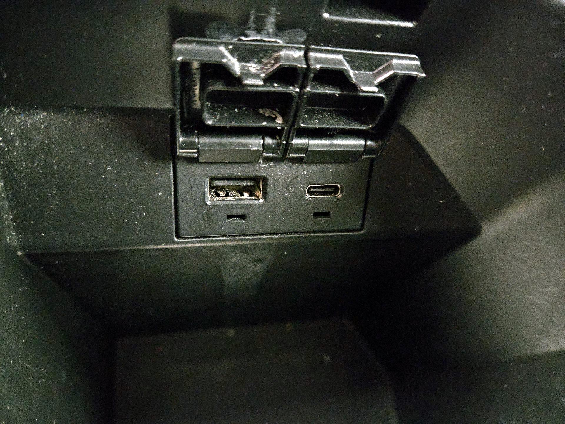 Thumbnail: 2022 Toyota Camry - 18