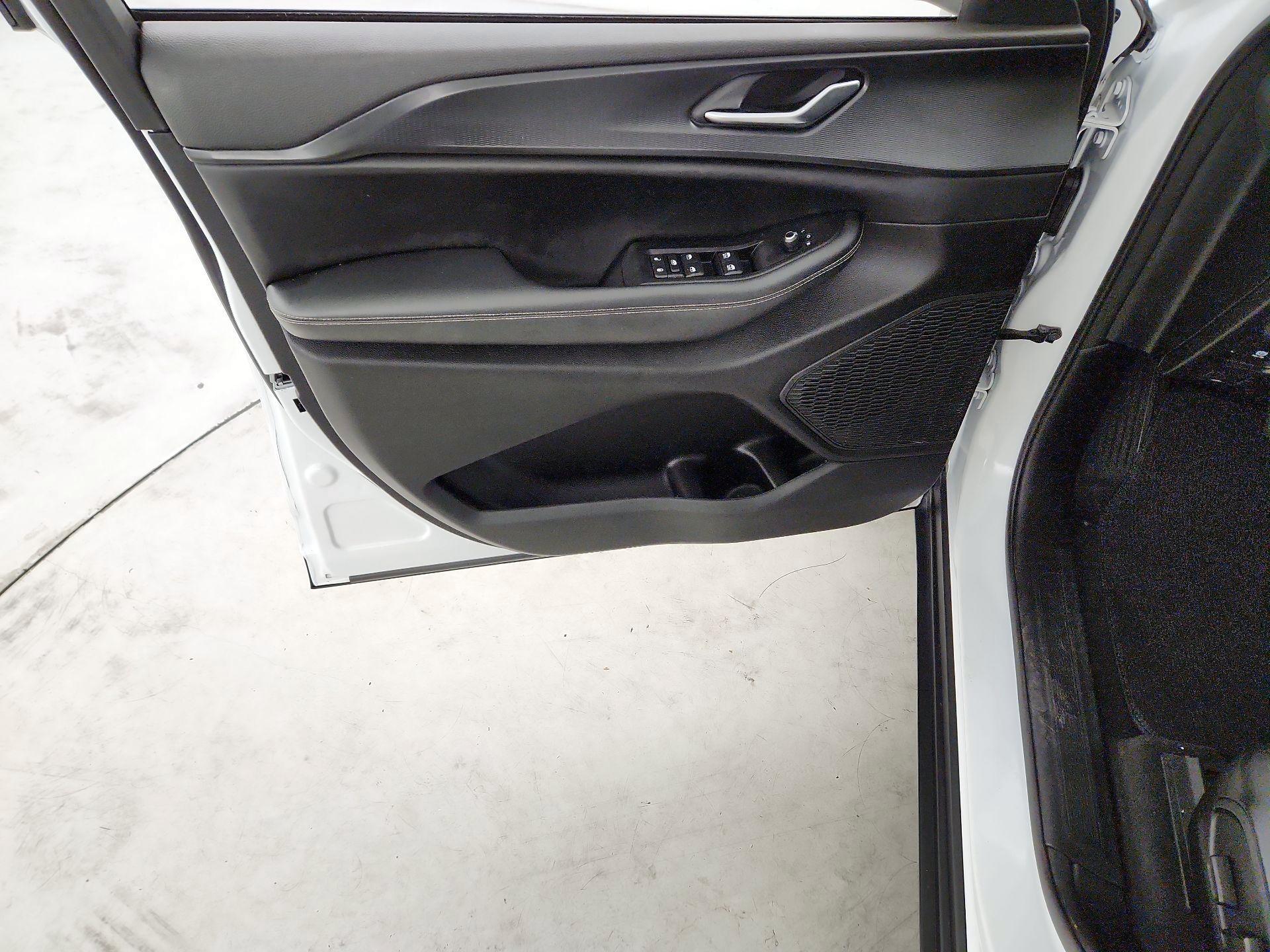 Thumbnail: 2023 Jeep Grand Cherokee - 12