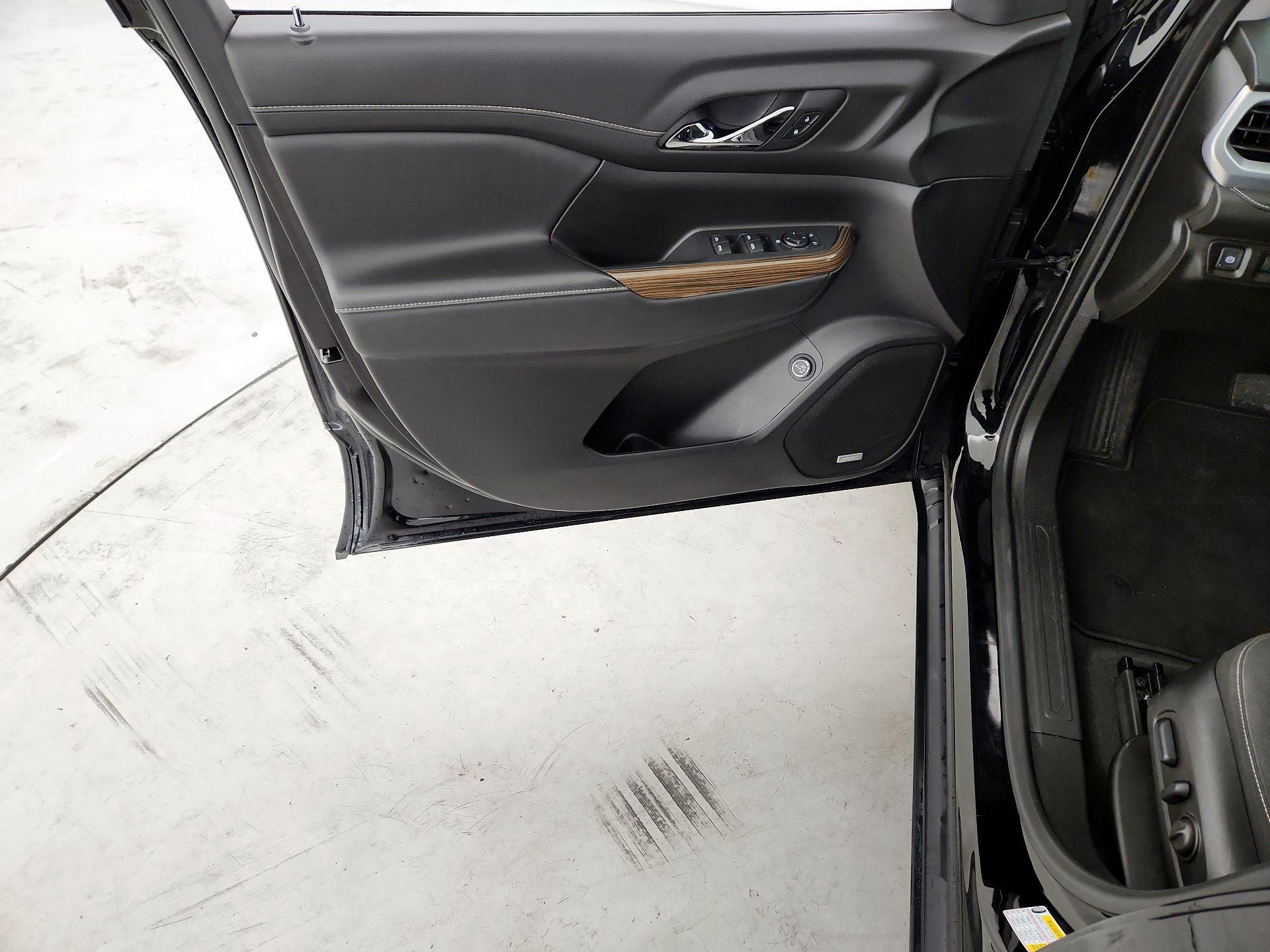 Thumbnail: 2023 GMC Acadia - 12