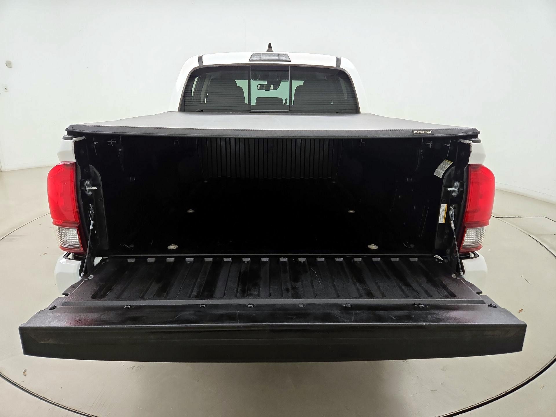 Thumbnail: 2022 Toyota Tacoma - 20