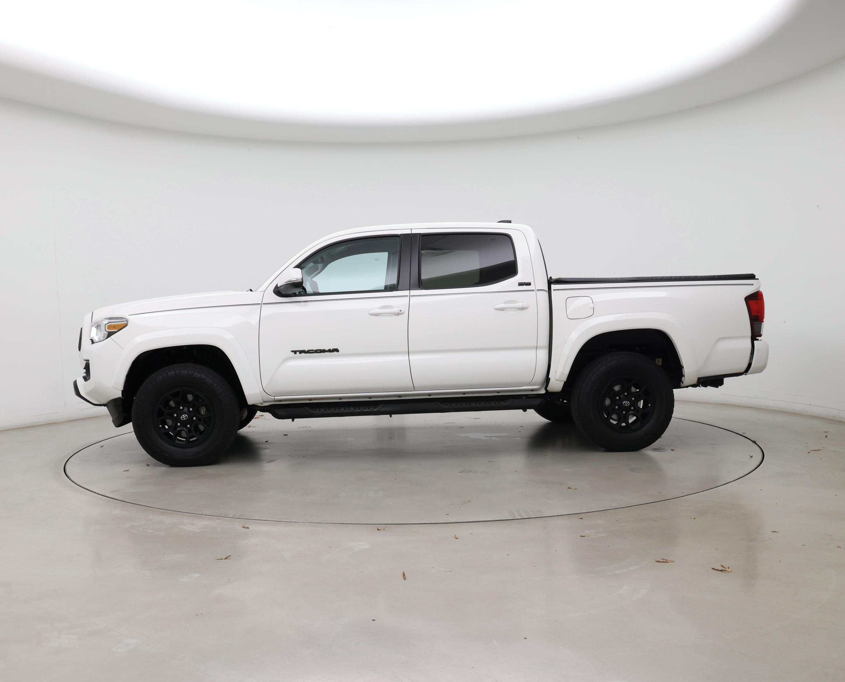 Thumbnail: 2022 Toyota Tacoma - 3