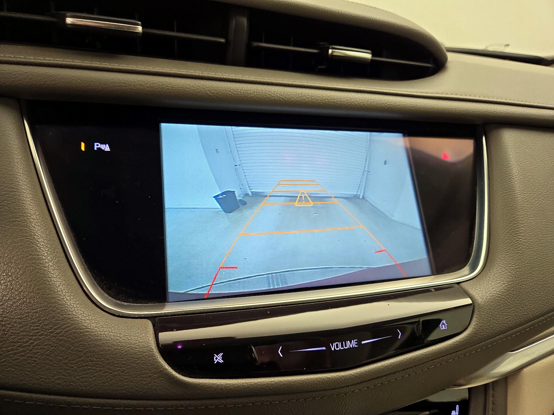 Thumbnail: 2017 Cadillac XT5 - 14