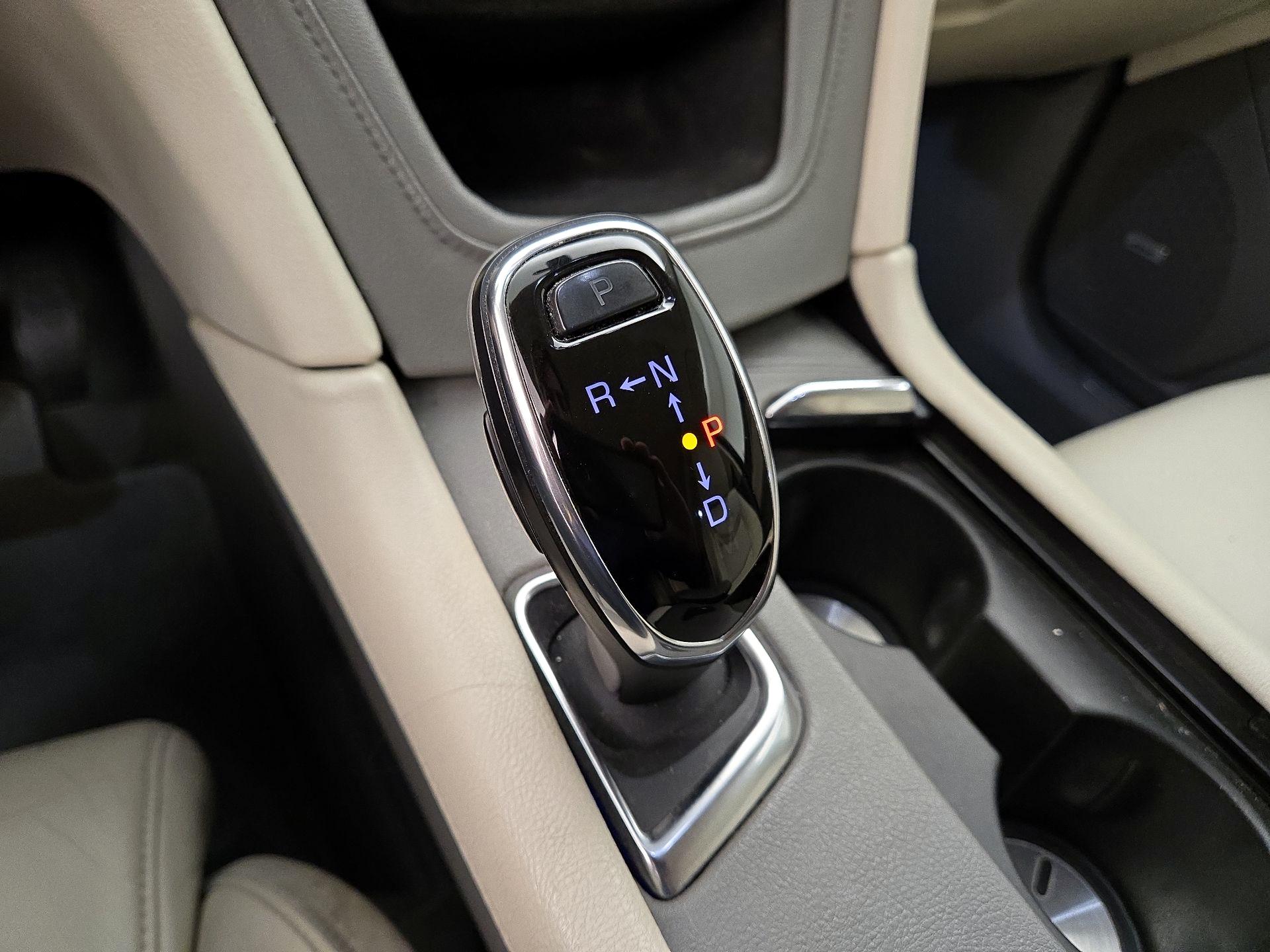 Thumbnail: 2017 Cadillac XT5 - 17