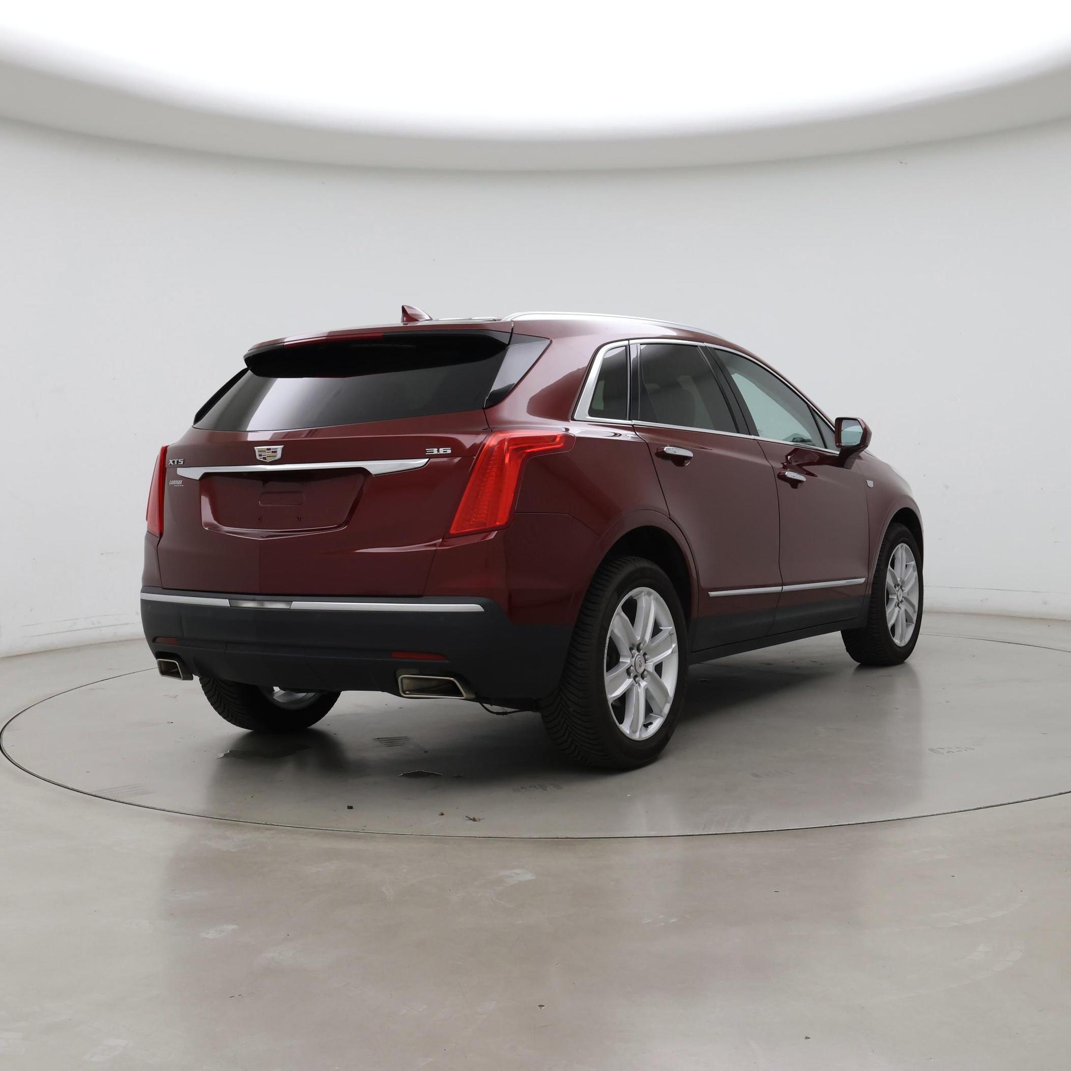 Thumbnail: 2017 Cadillac XT5 - 8