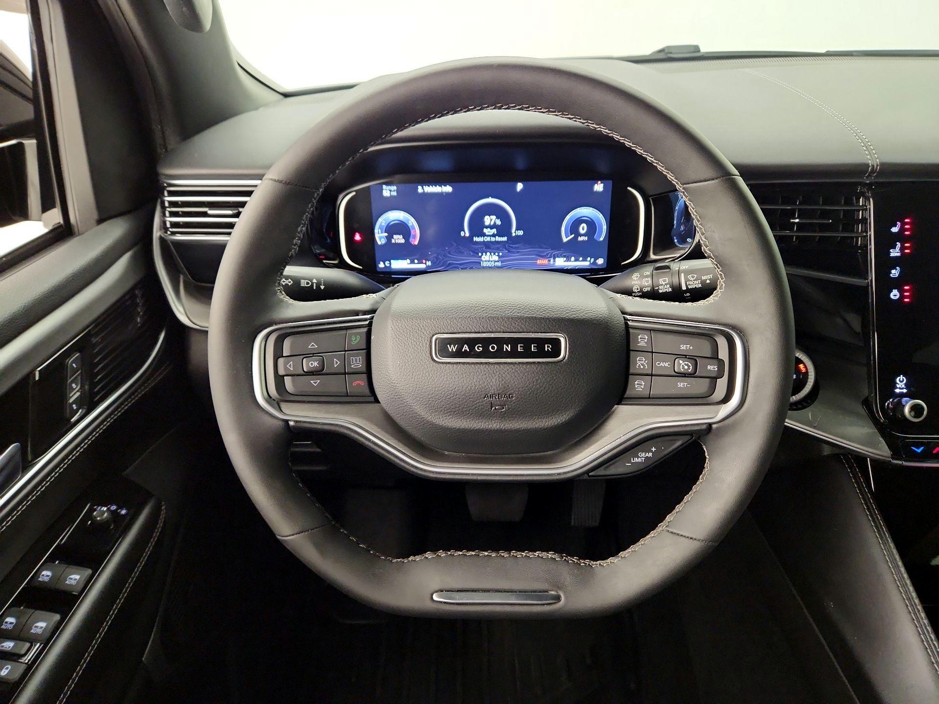 Thumbnail: 2023 Jeep Wagoneer - 10