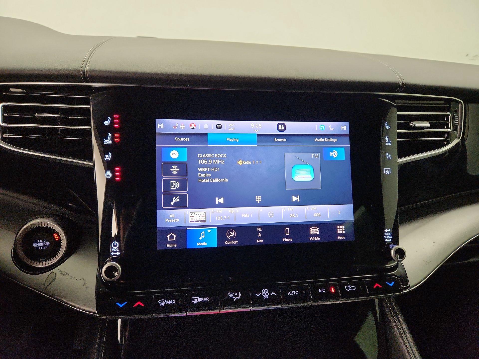 Thumbnail: 2023 Jeep Wagoneer - 16