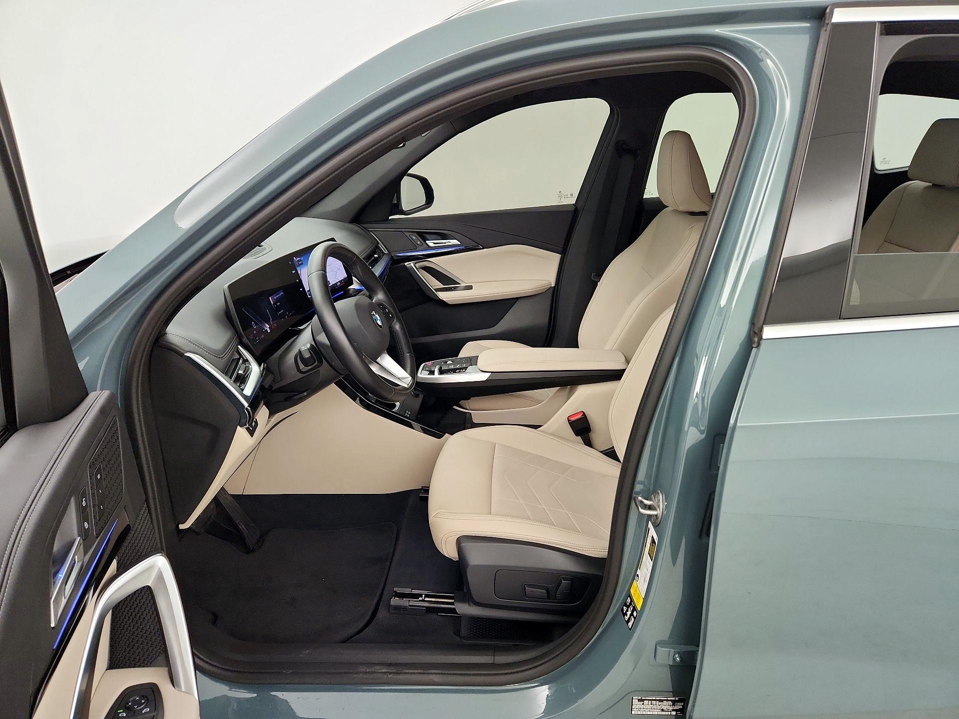 Thumbnail: 2023 BMW X1 - 11