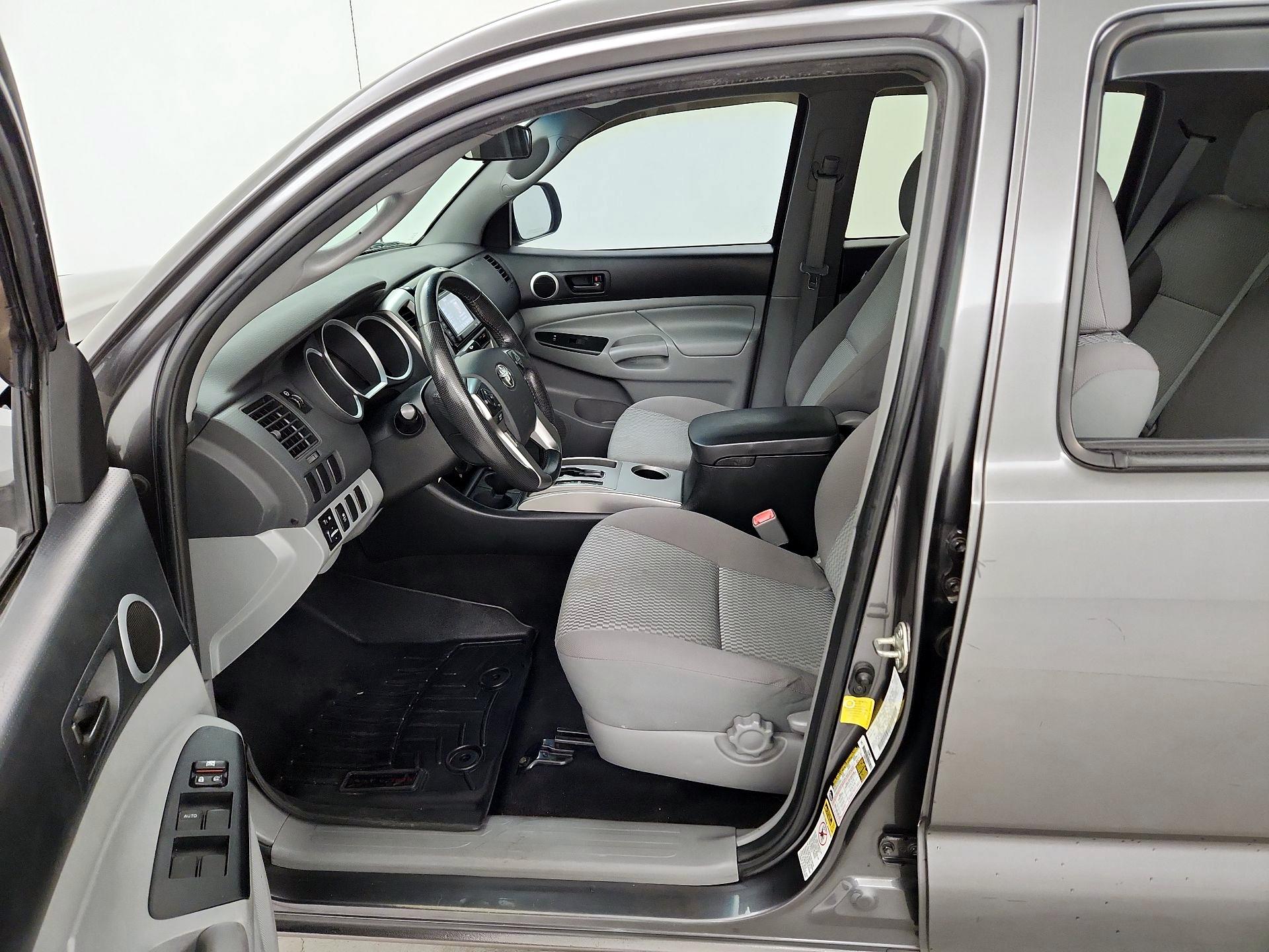 Thumbnail: 2014 Toyota Tacoma - 11