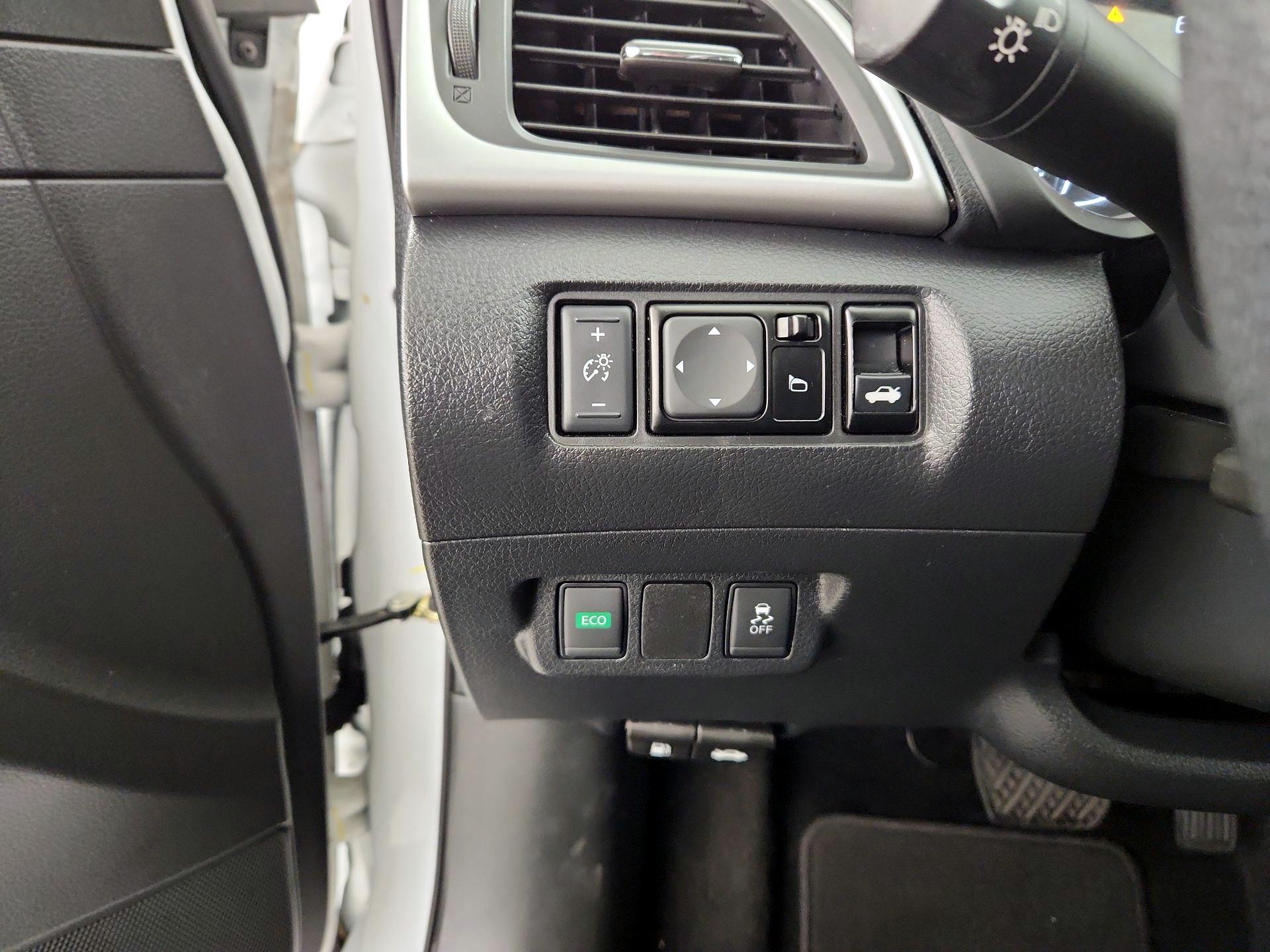 Thumbnail: 2019 Nissan Sentra - 13