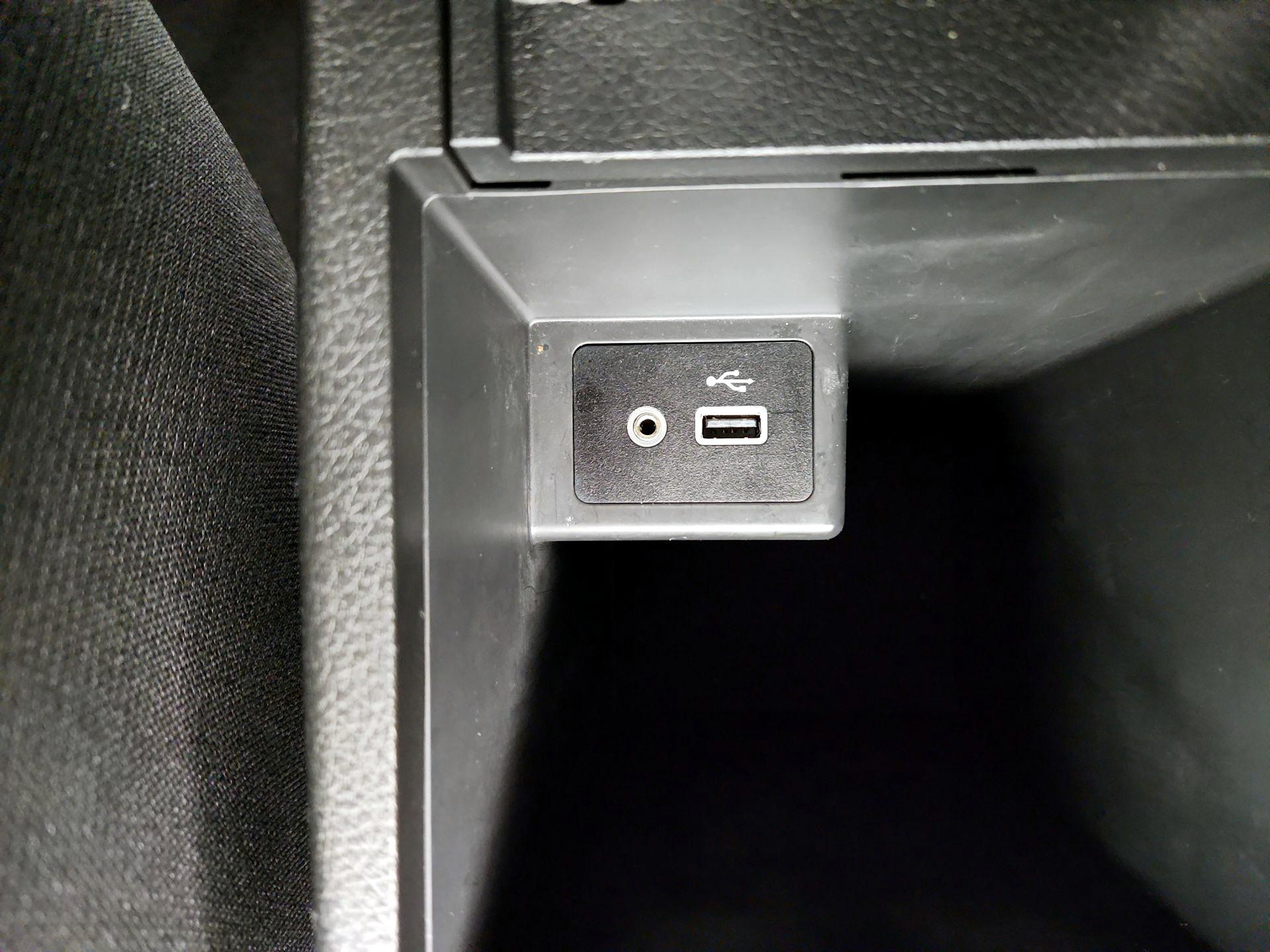 Thumbnail: 2019 Nissan Sentra - 18