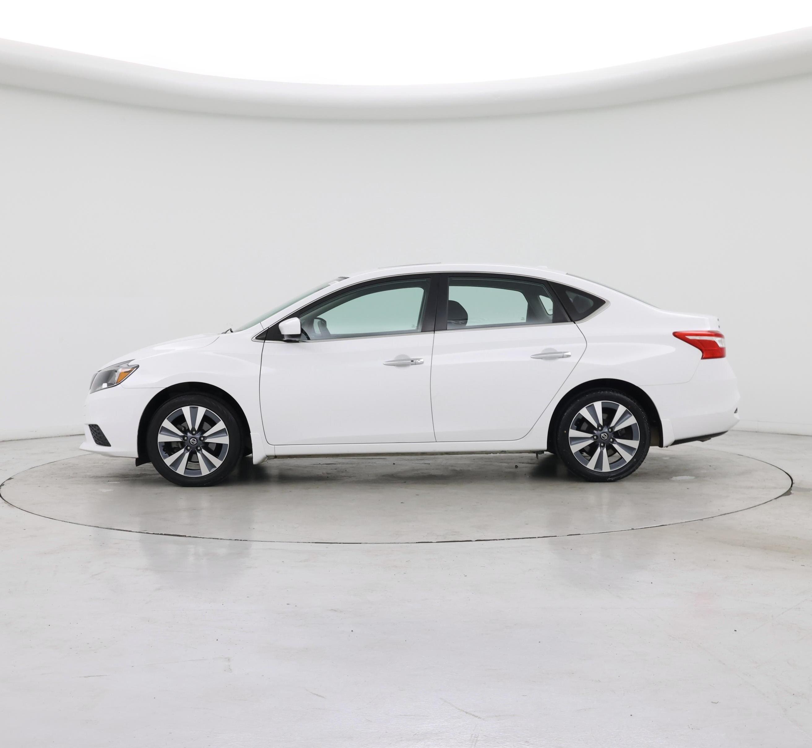 Thumbnail: 2019 Nissan Sentra - 3