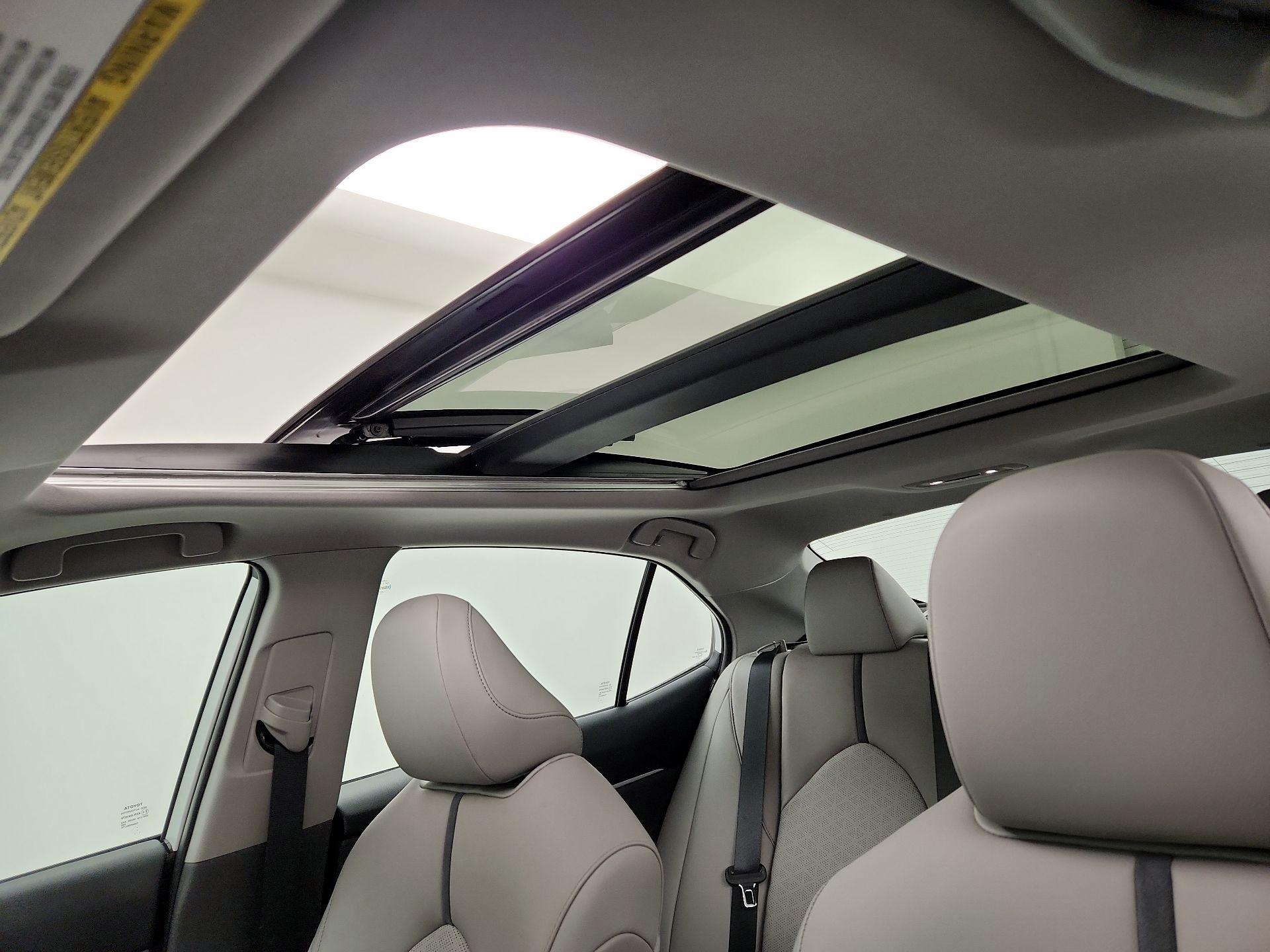 Thumbnail: 2021 Toyota Camry - 19