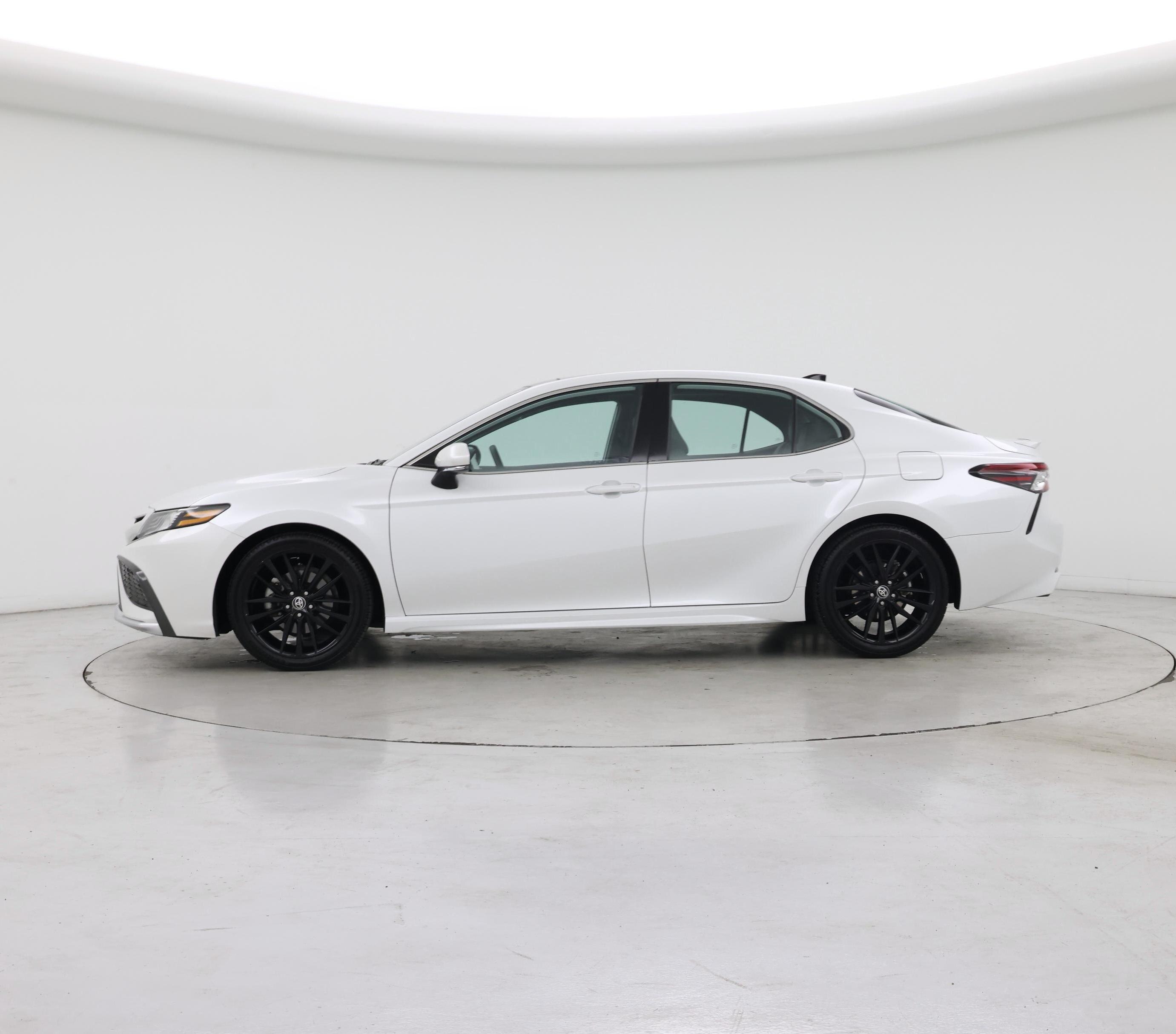 Thumbnail: 2021 Toyota Camry - 3