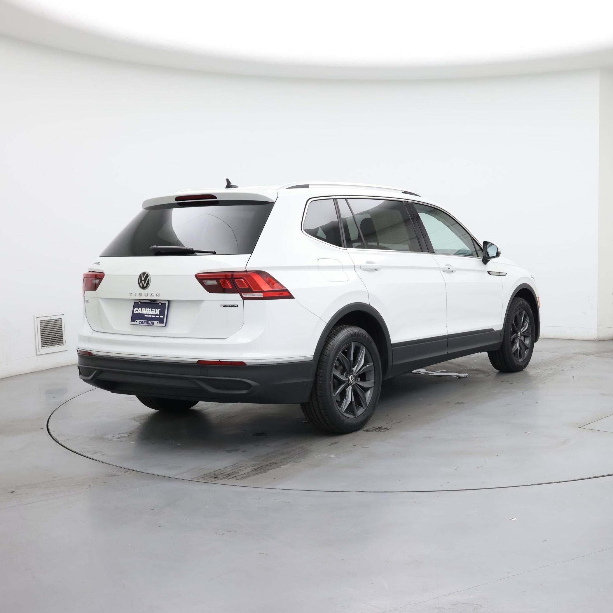 Thumbnail: 2024 Volkswagen Tiguan - 8