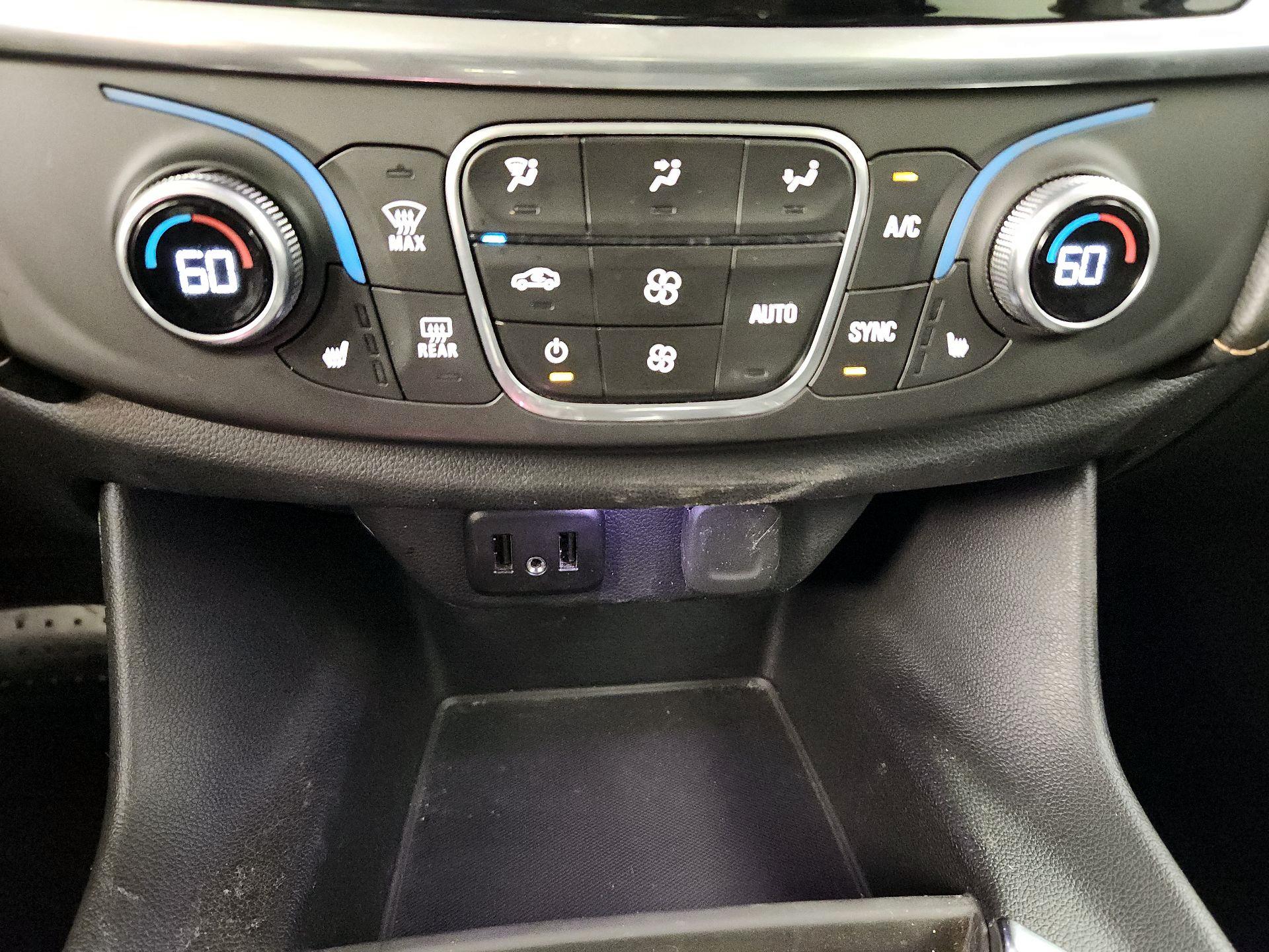 Thumbnail: 2019 Chevrolet Traverse - 16