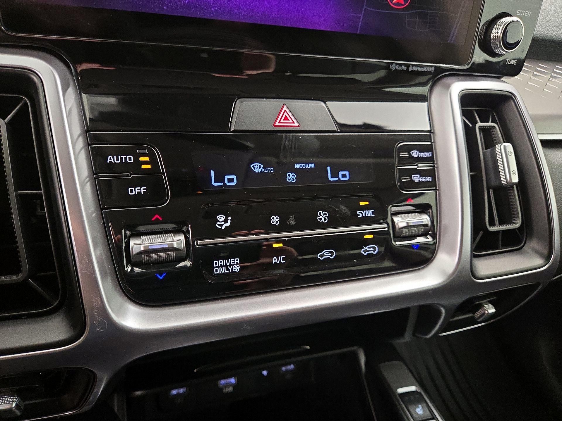 Thumbnail: 2023 Kia Sorento - 17