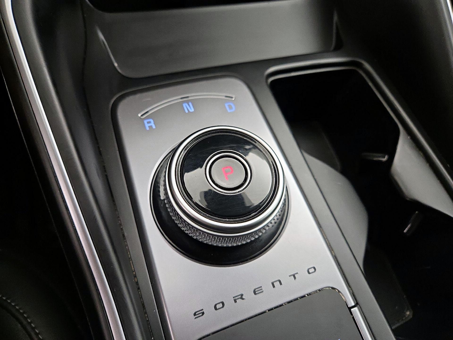 Thumbnail: 2023 Kia Sorento - 18