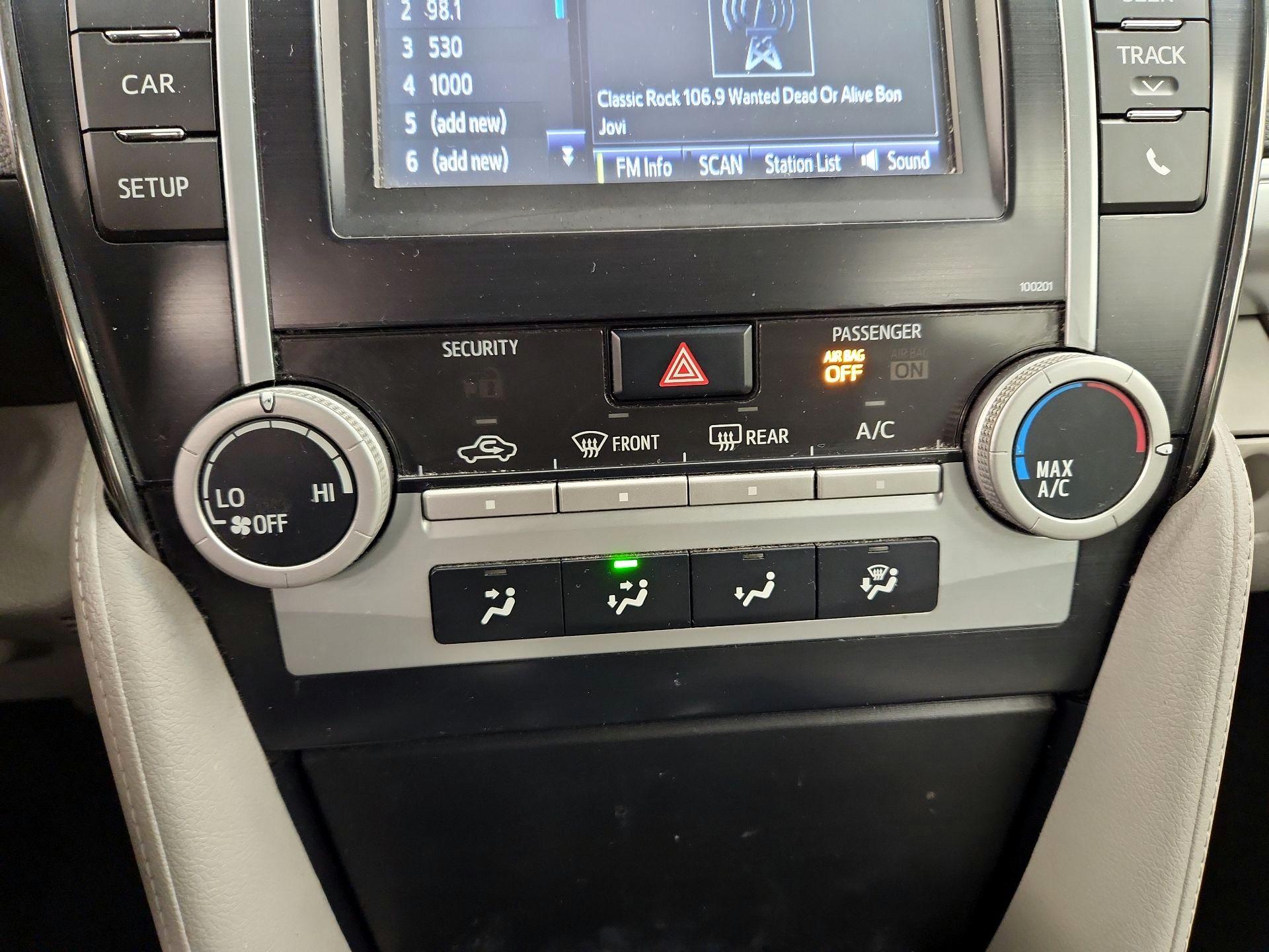 Thumbnail: 2014 Toyota Camry - 16