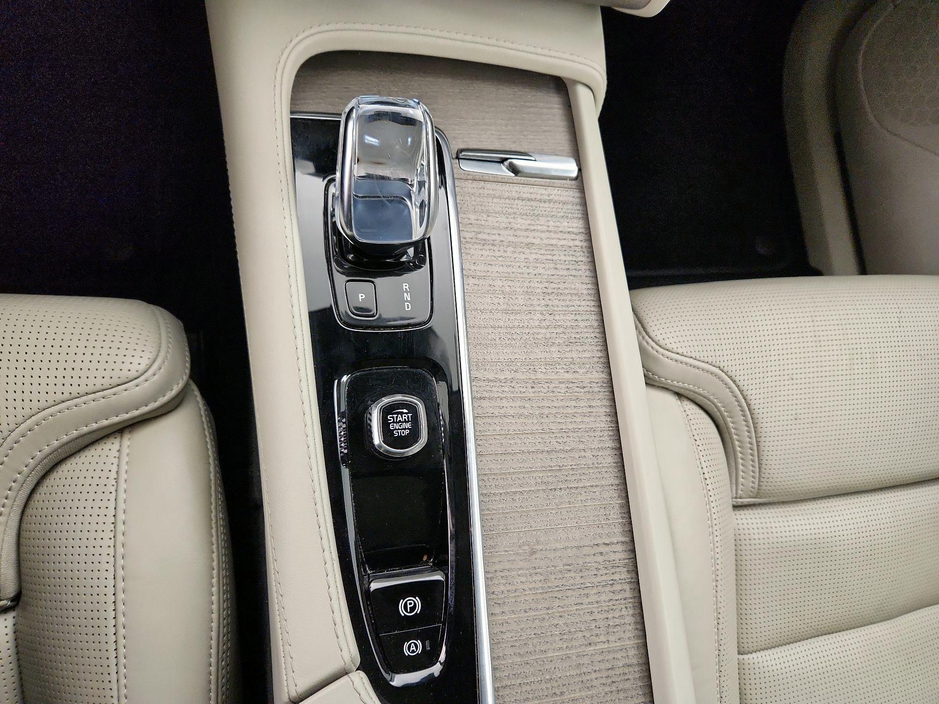 Thumbnail: 2022 Volvo XC90 - 18