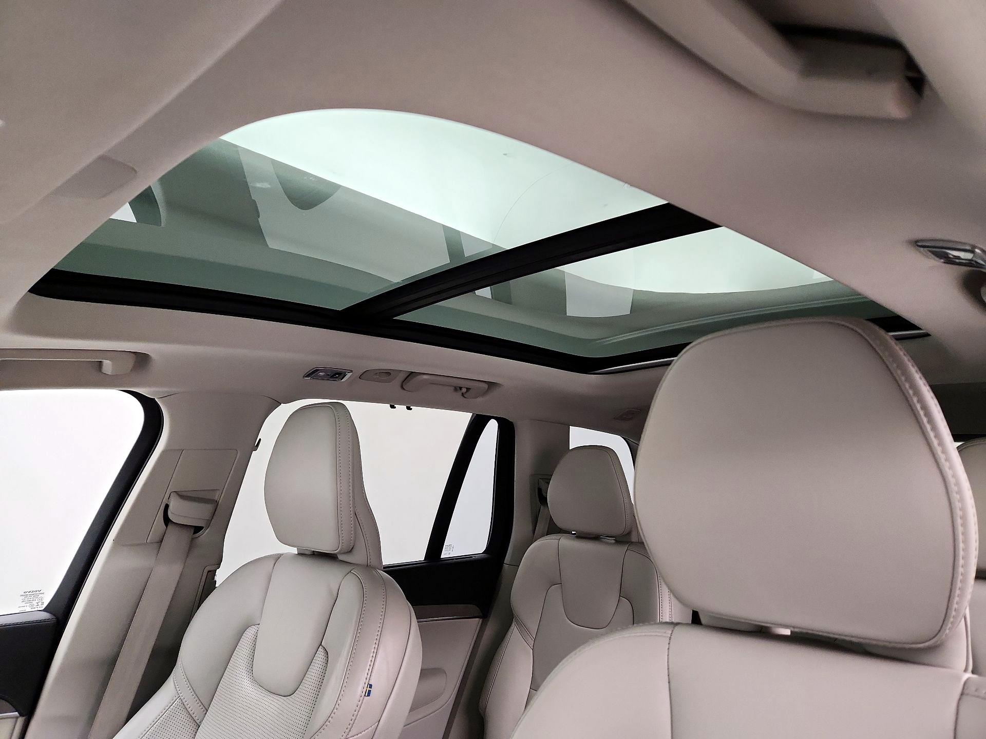 Thumbnail: 2022 Volvo XC90 - 20