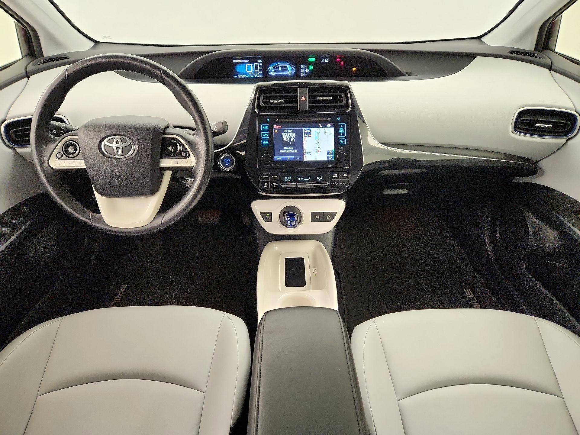 Thumbnail: 2016 Toyota Prius - 9
