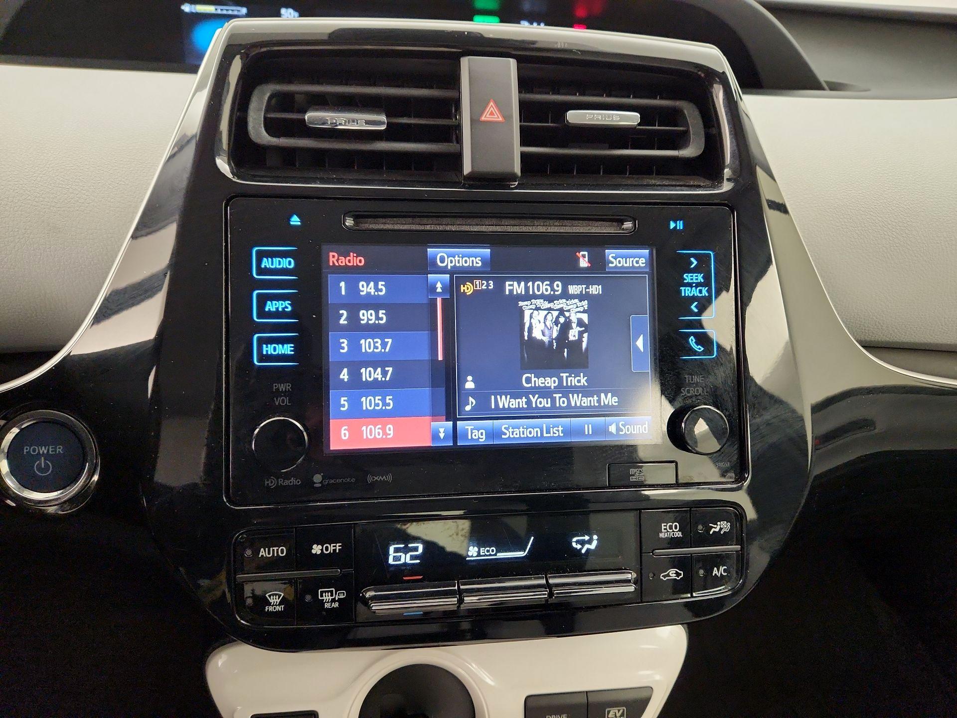 Thumbnail: 2016 Toyota Prius - 16