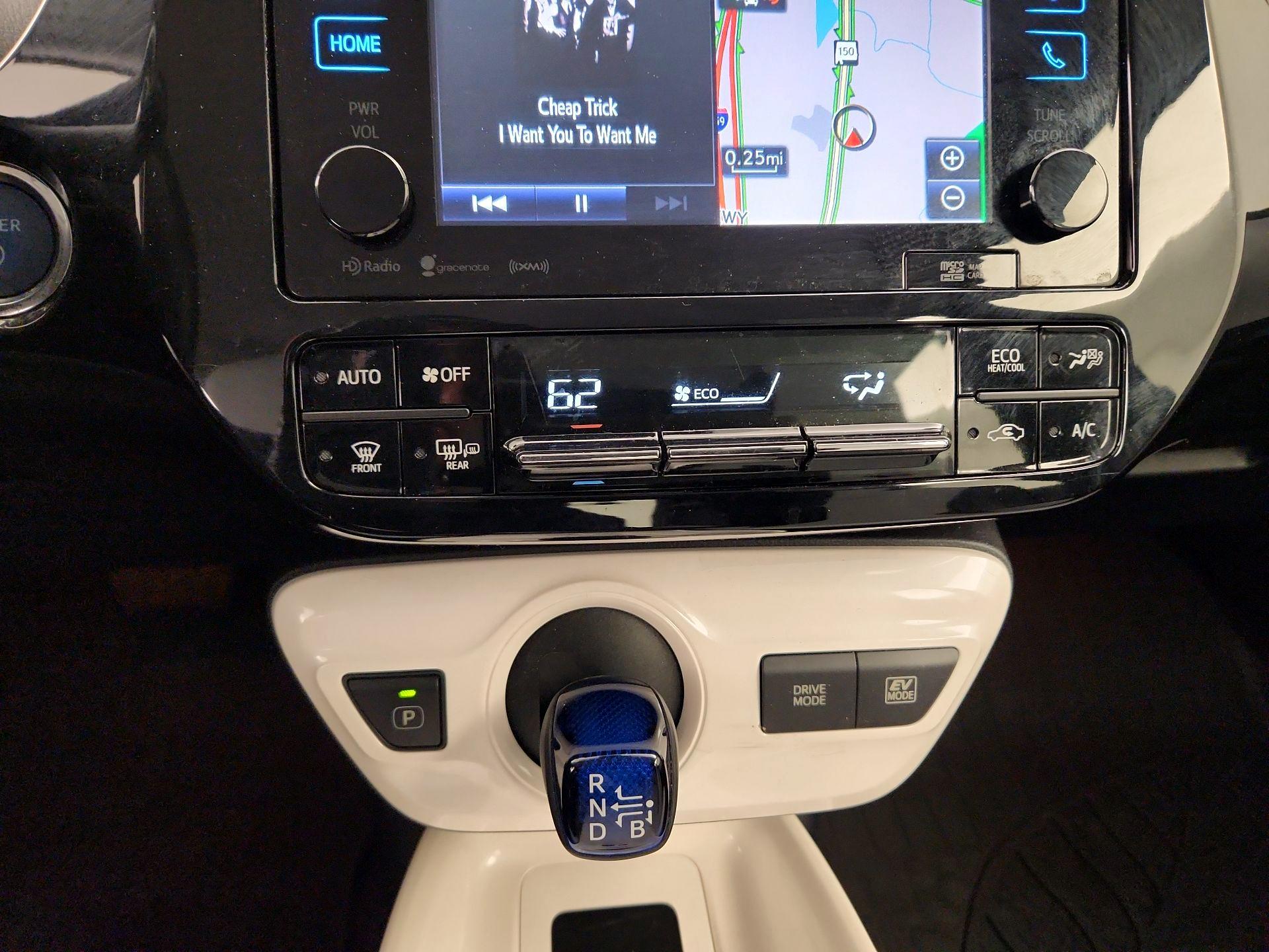 Thumbnail: 2016 Toyota Prius - 17