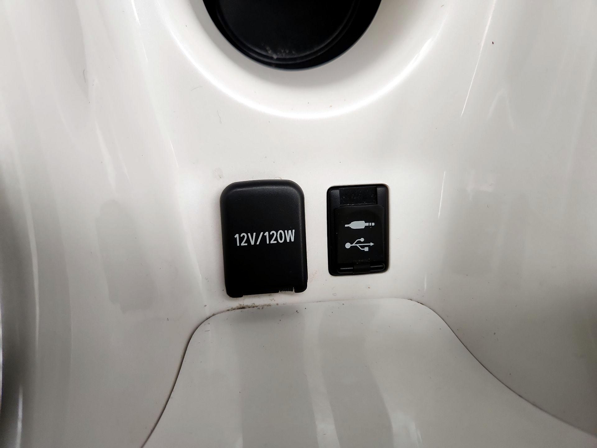 Thumbnail: 2016 Toyota Prius - 19