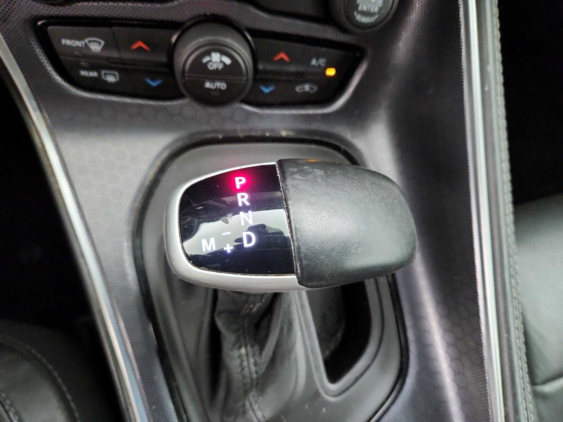 Thumbnail: 2016 Dodge Challenger - 18